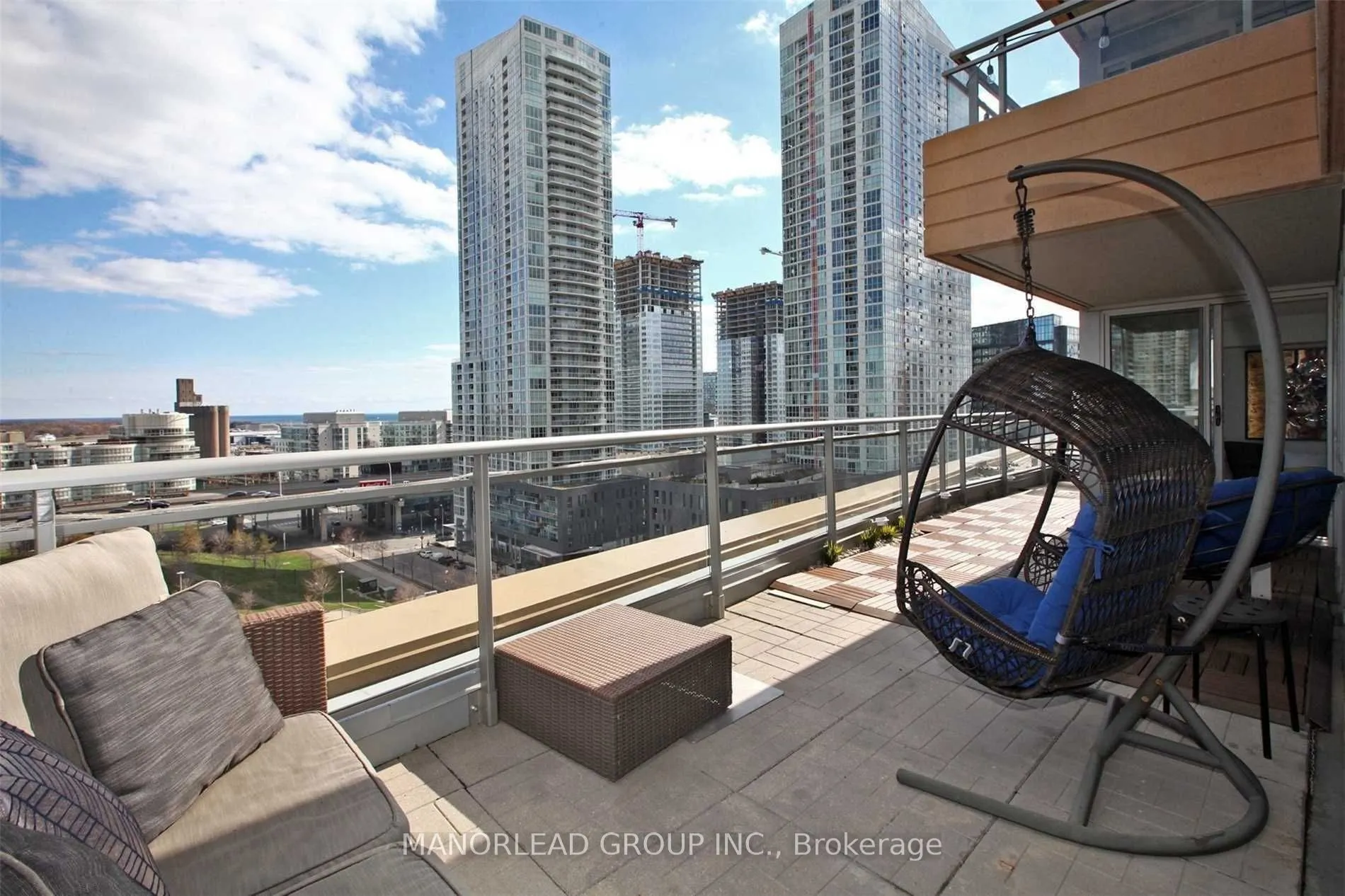 151 Dan Leckie Way, #958