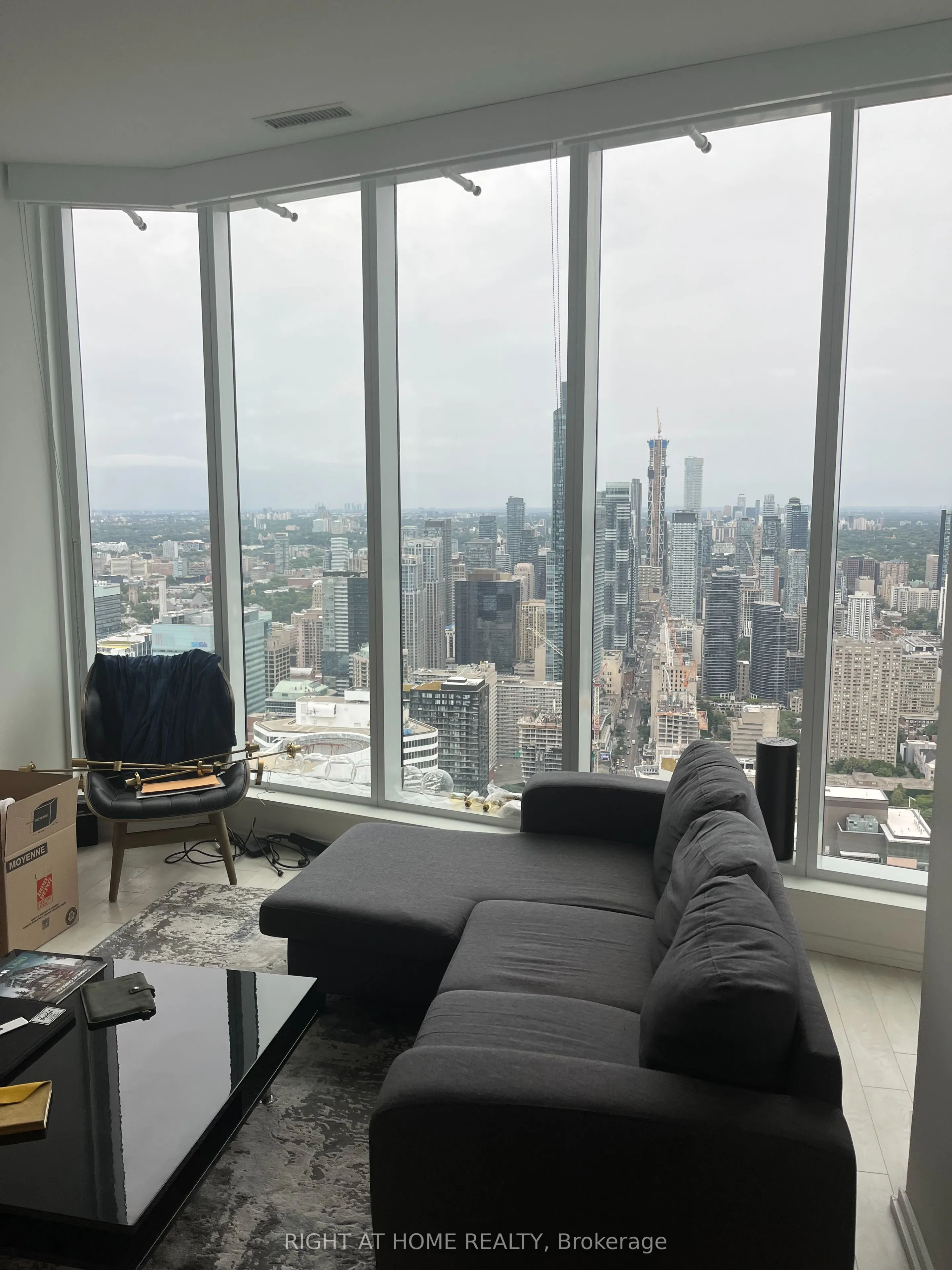 197 Yonge Street, #PH6014