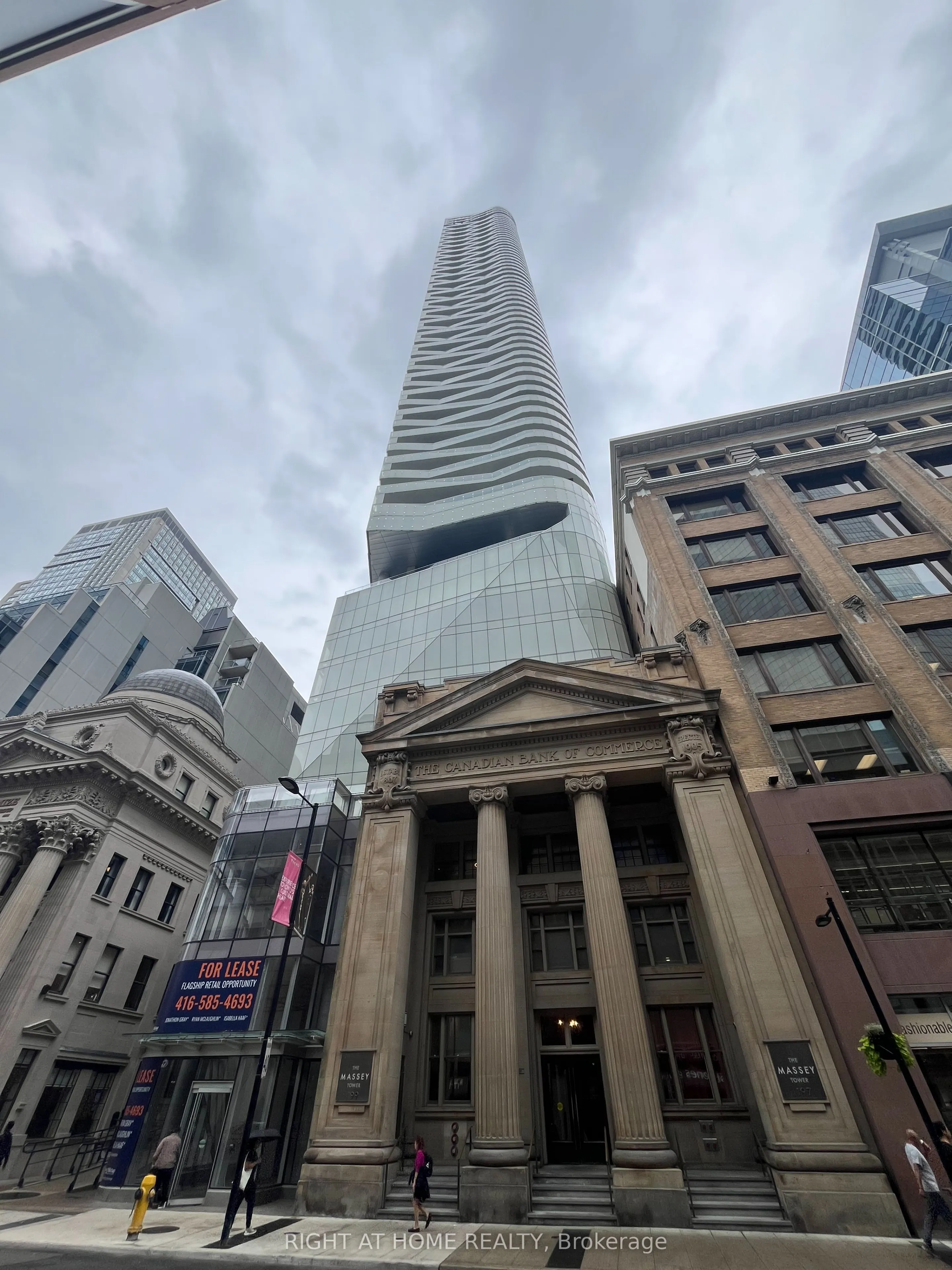 197 Yonge Street, #PH6014