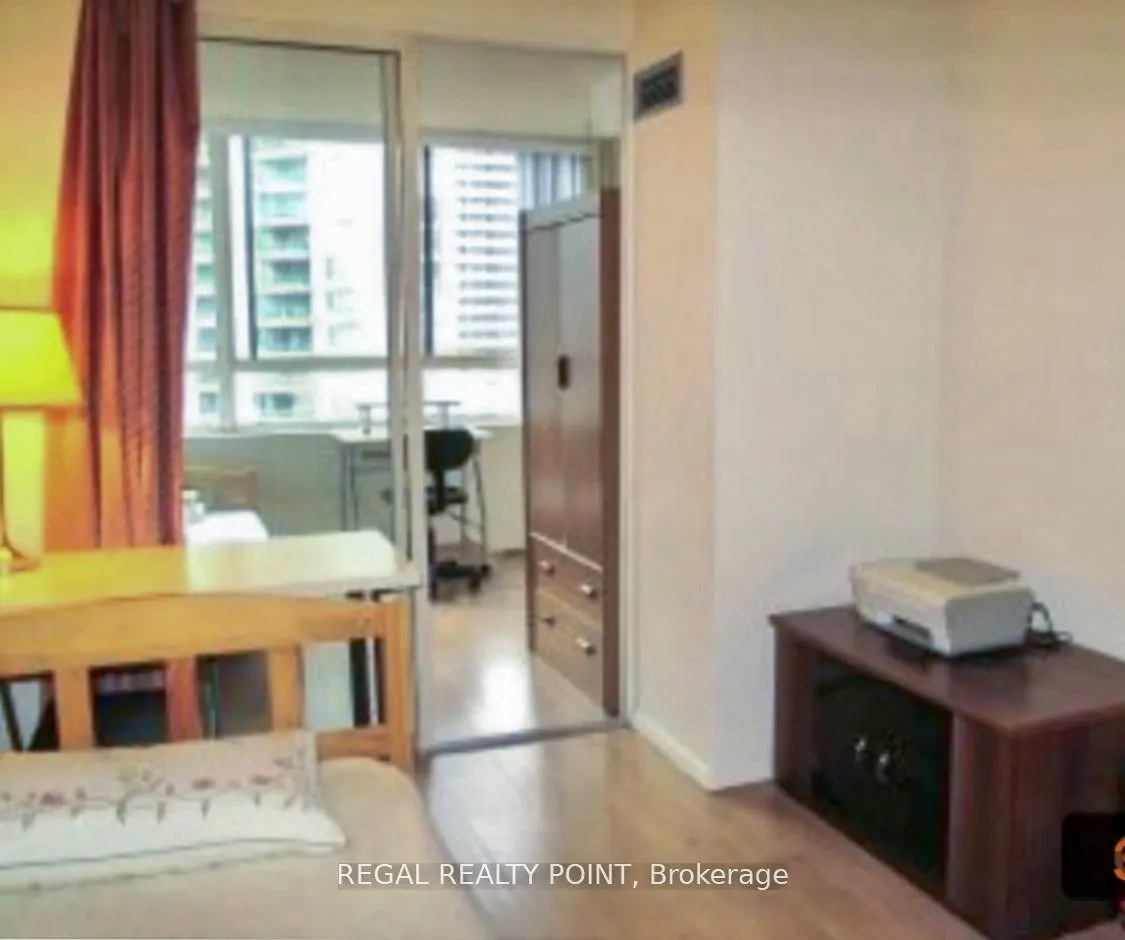 633 Bay Street, #1202