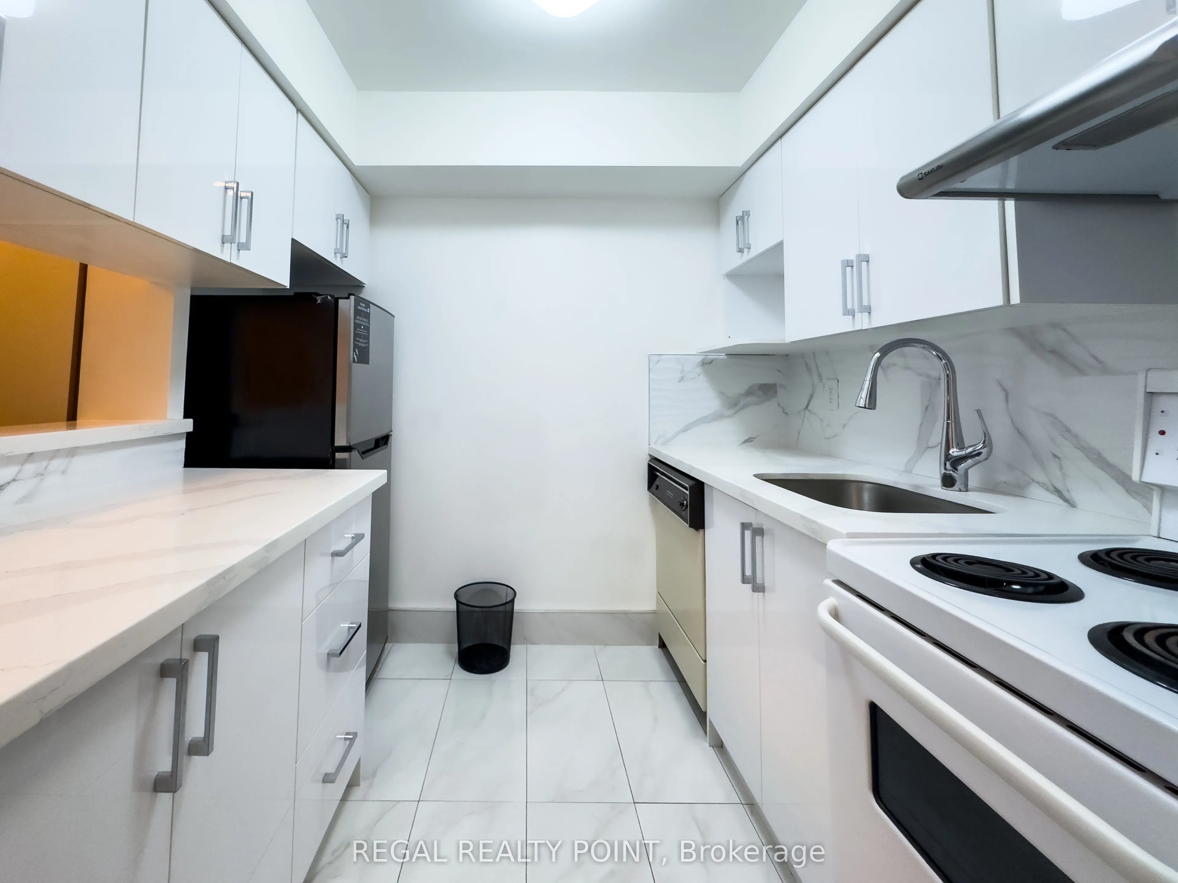 633 Bay Street, #1202