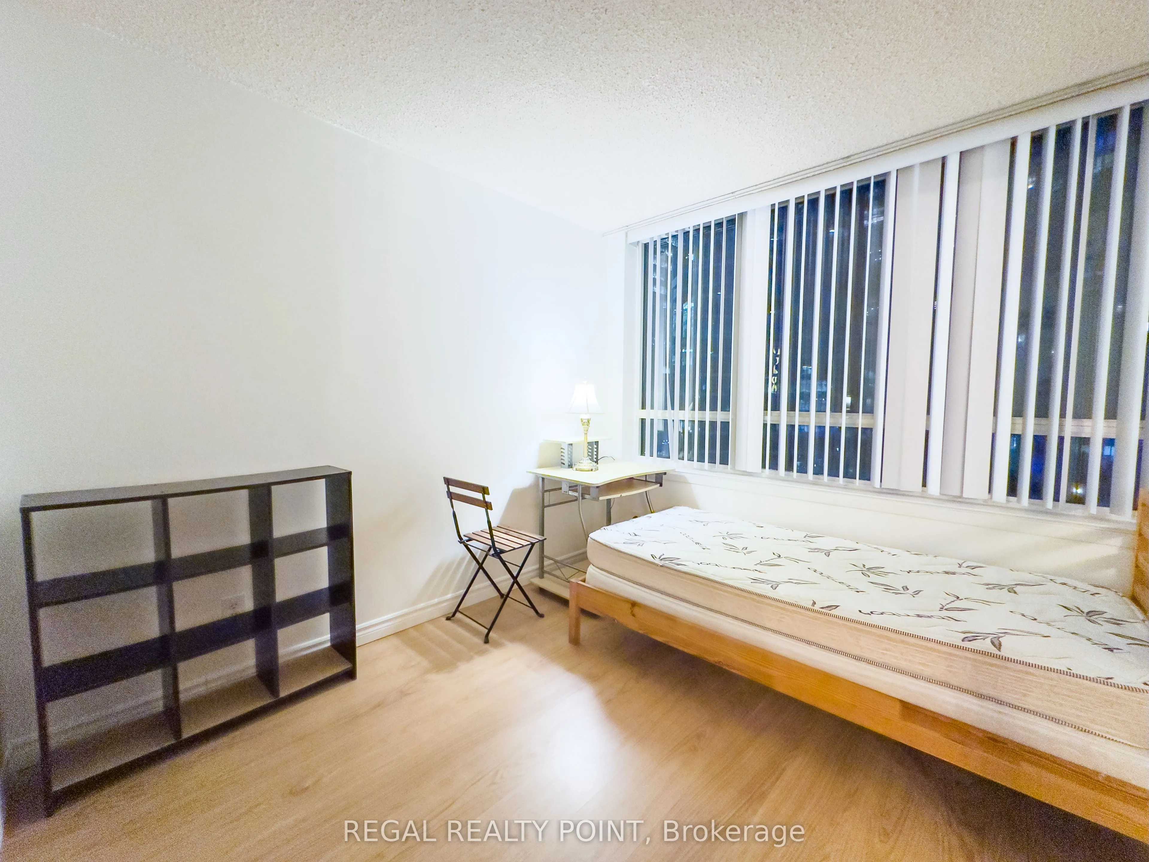 633 Bay Street, #1202