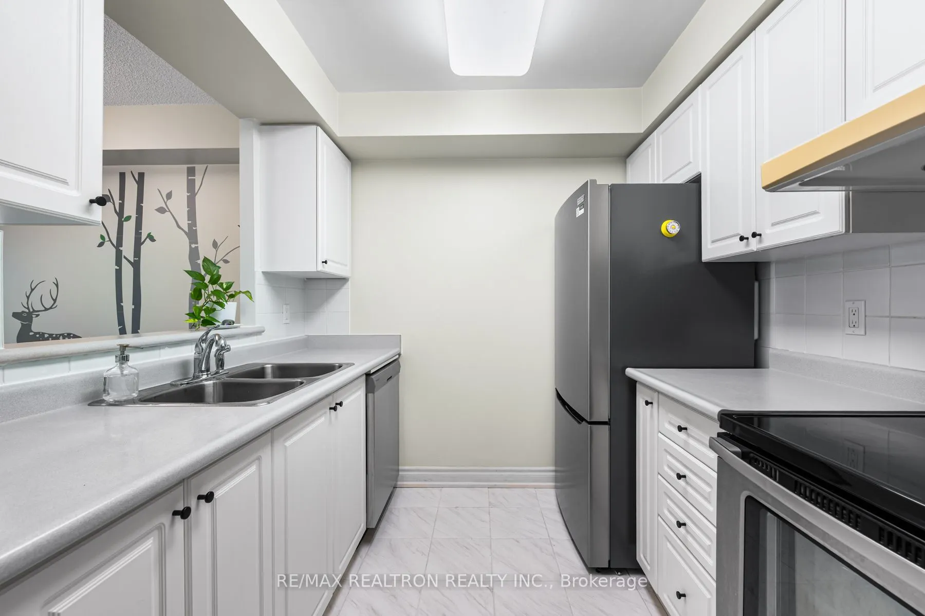 88 Grandview Way, #609