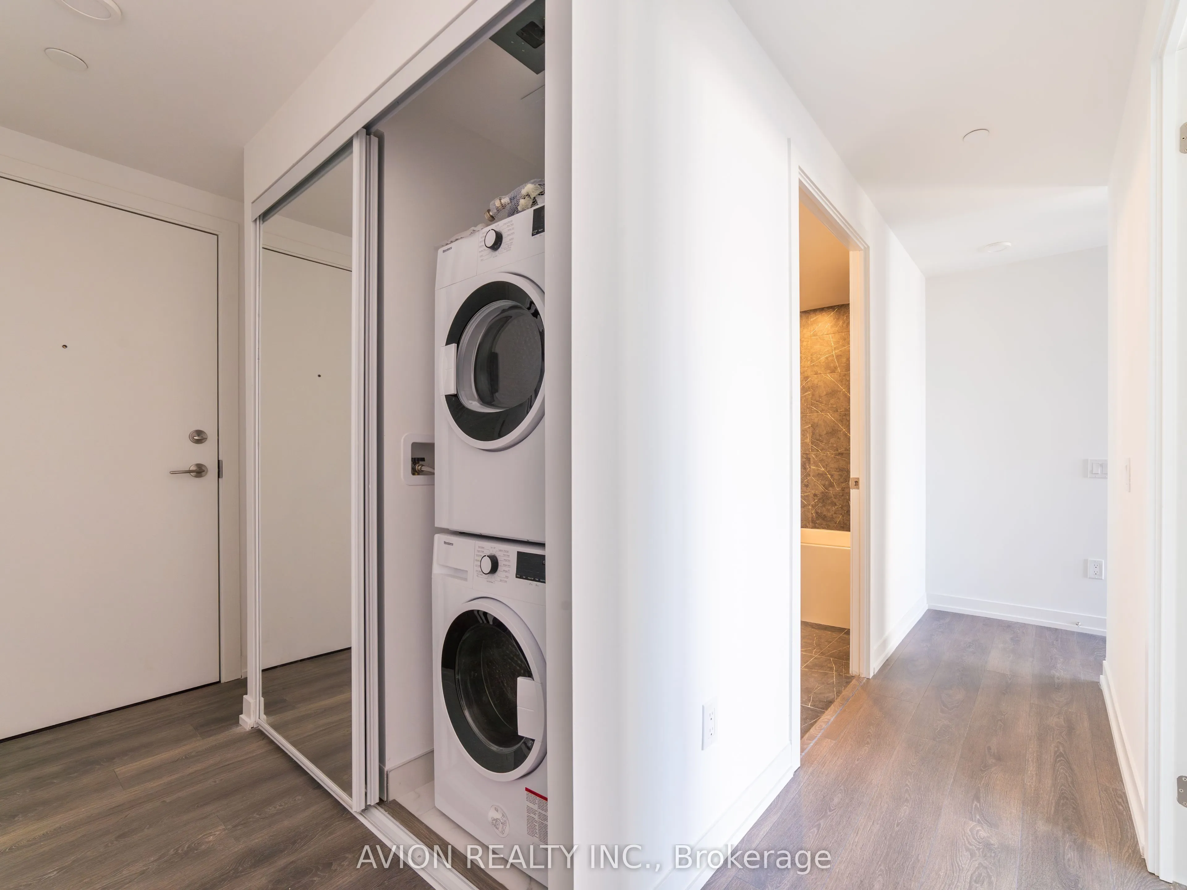 82 Dalhousie Street, #3817