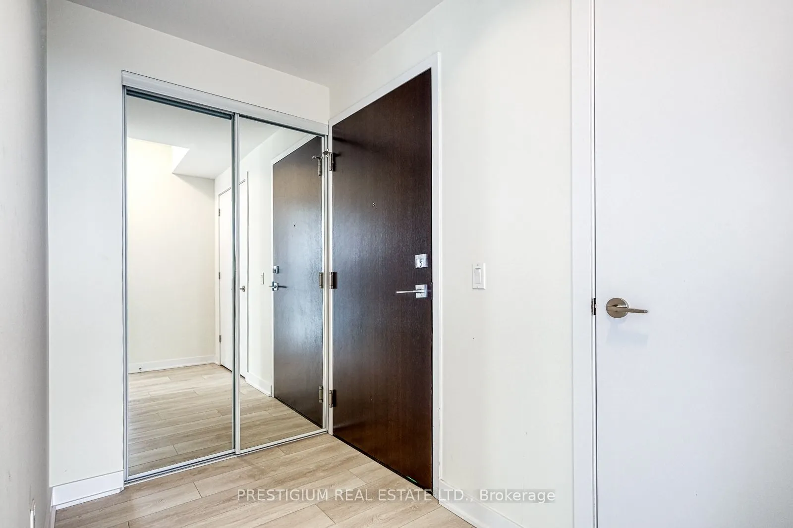 2221 Yonge Street, #4809
