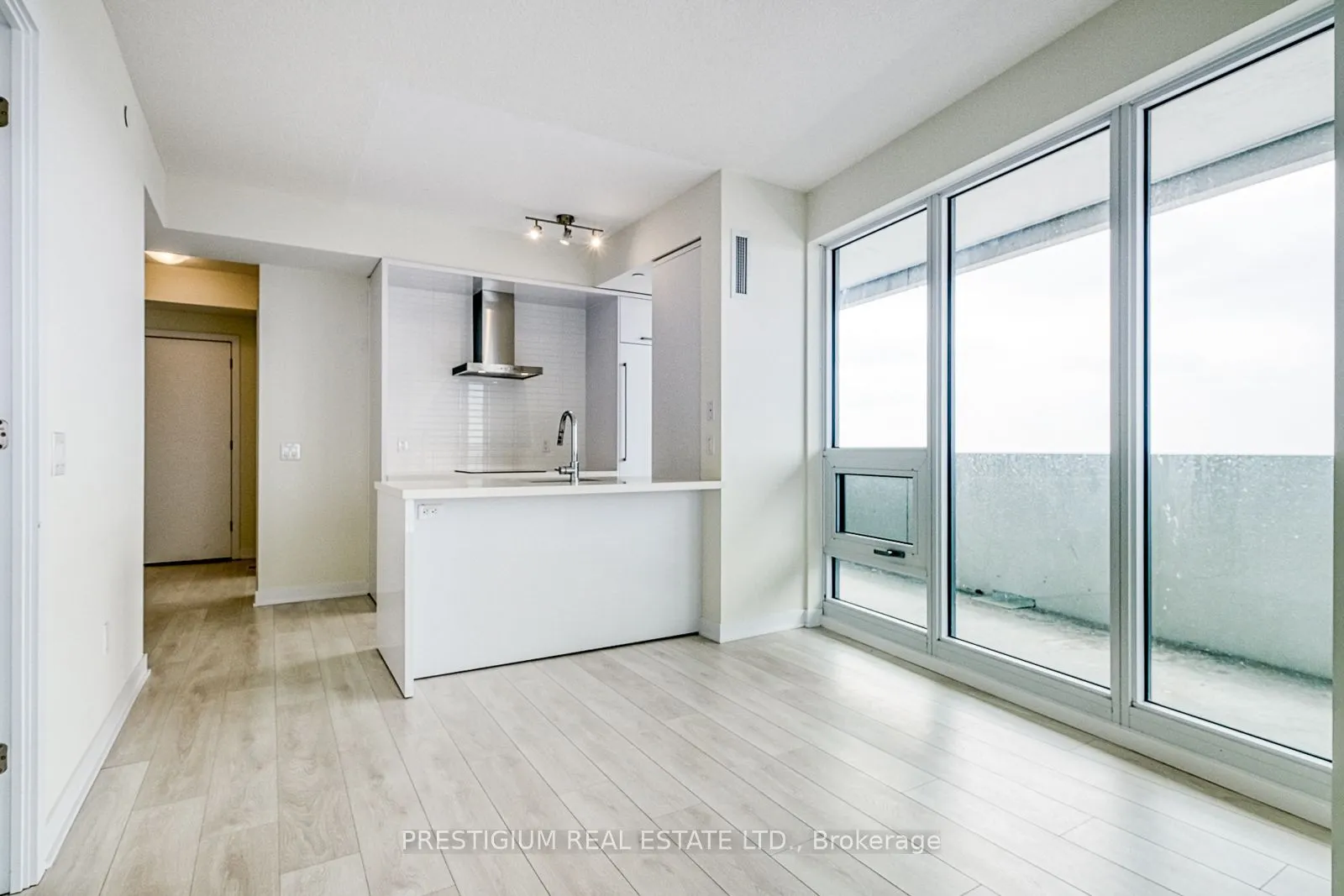 2221 Yonge Street, #4809