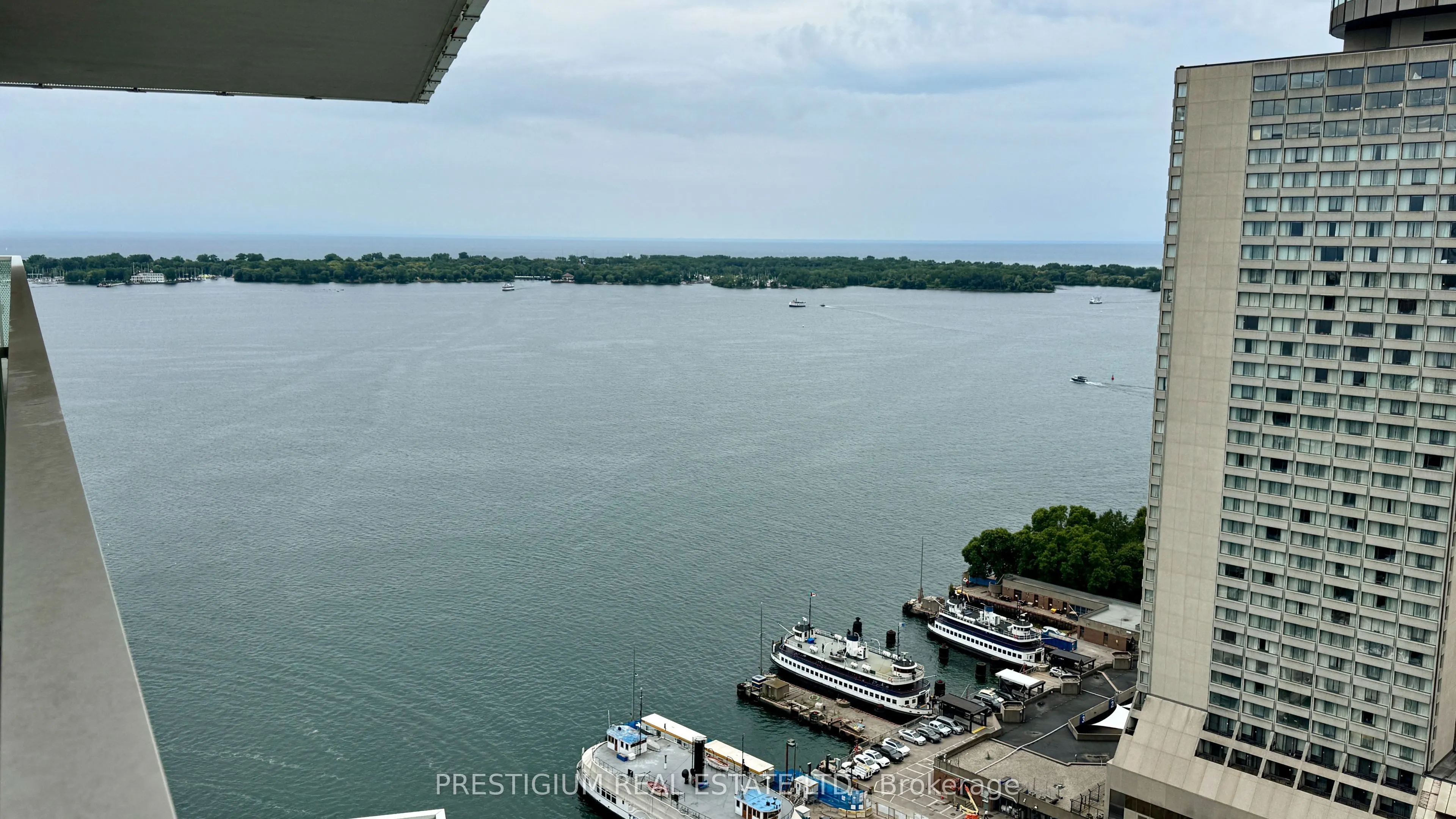 15 Queens Quay E, #2605