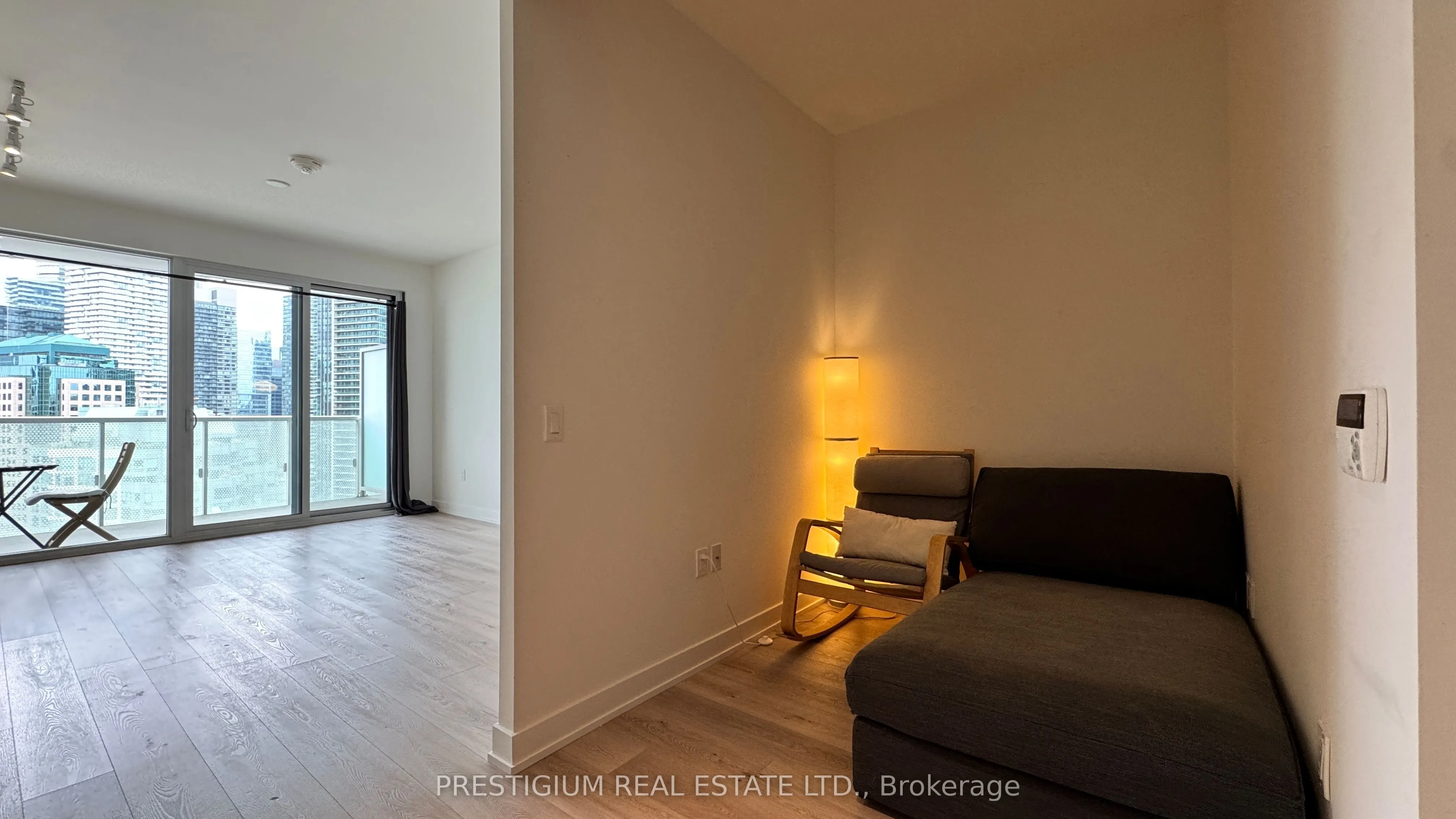 15 Queens Quay E, #2605