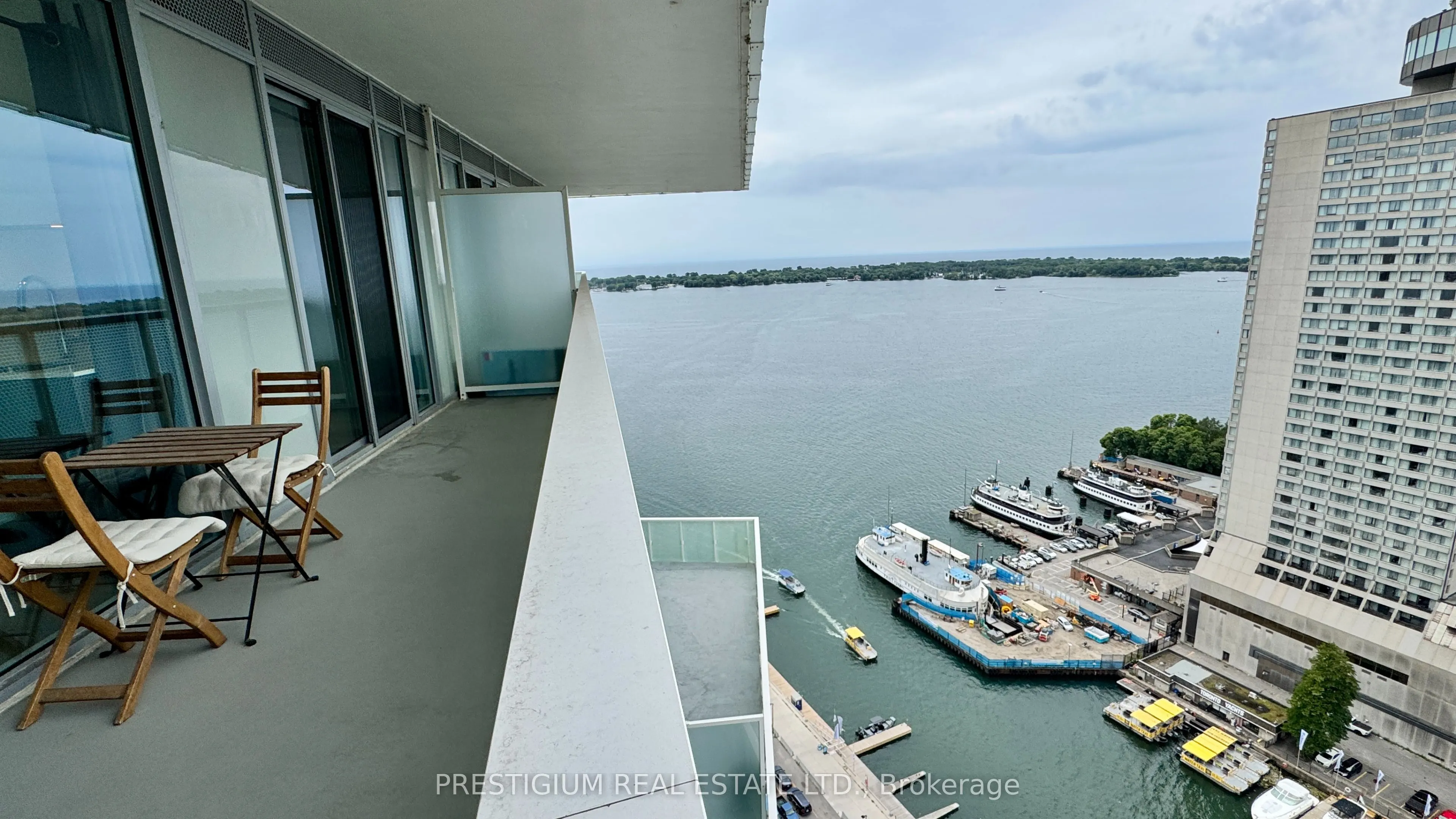 15 Queens Quay E, #2605