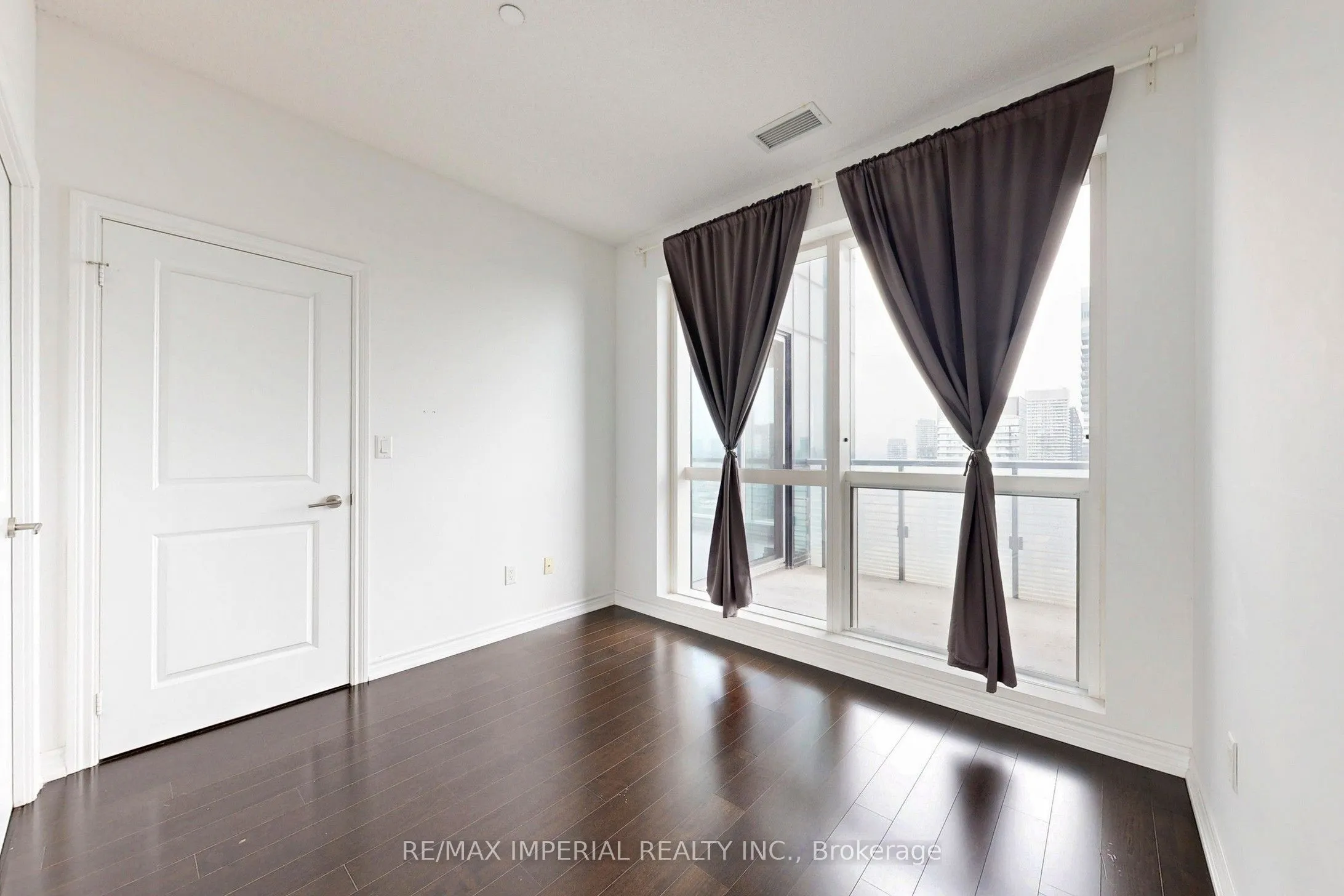 386 Yonge Street, #4801