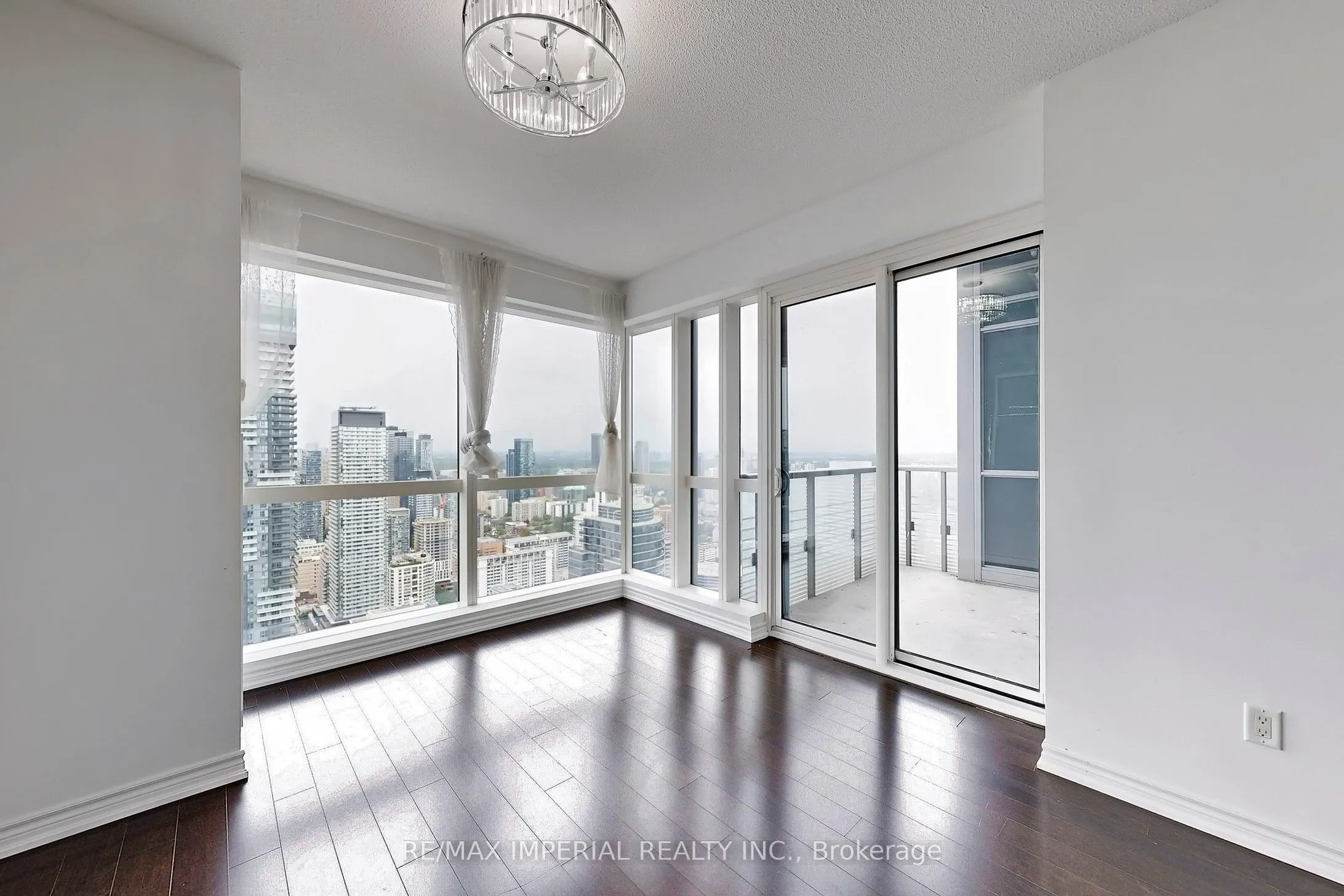 386 Yonge Street, #4801
