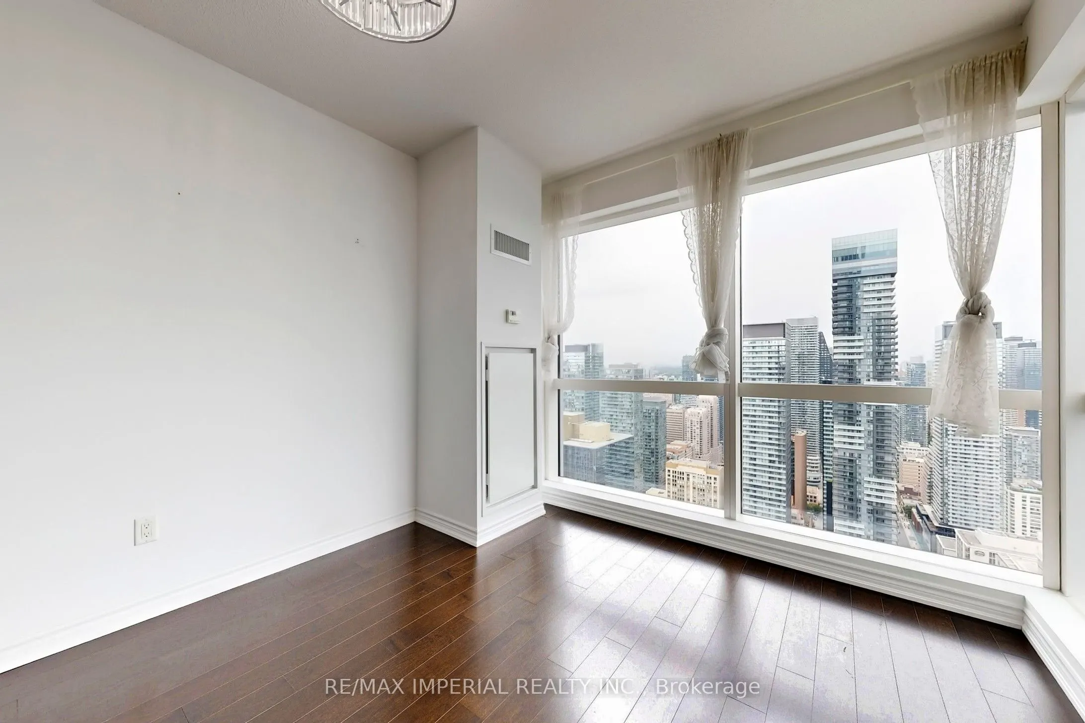 386 Yonge Street, #4801