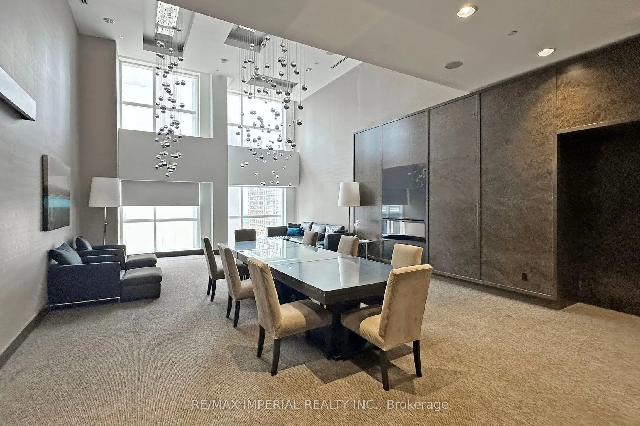 386 Yonge Street, #4801