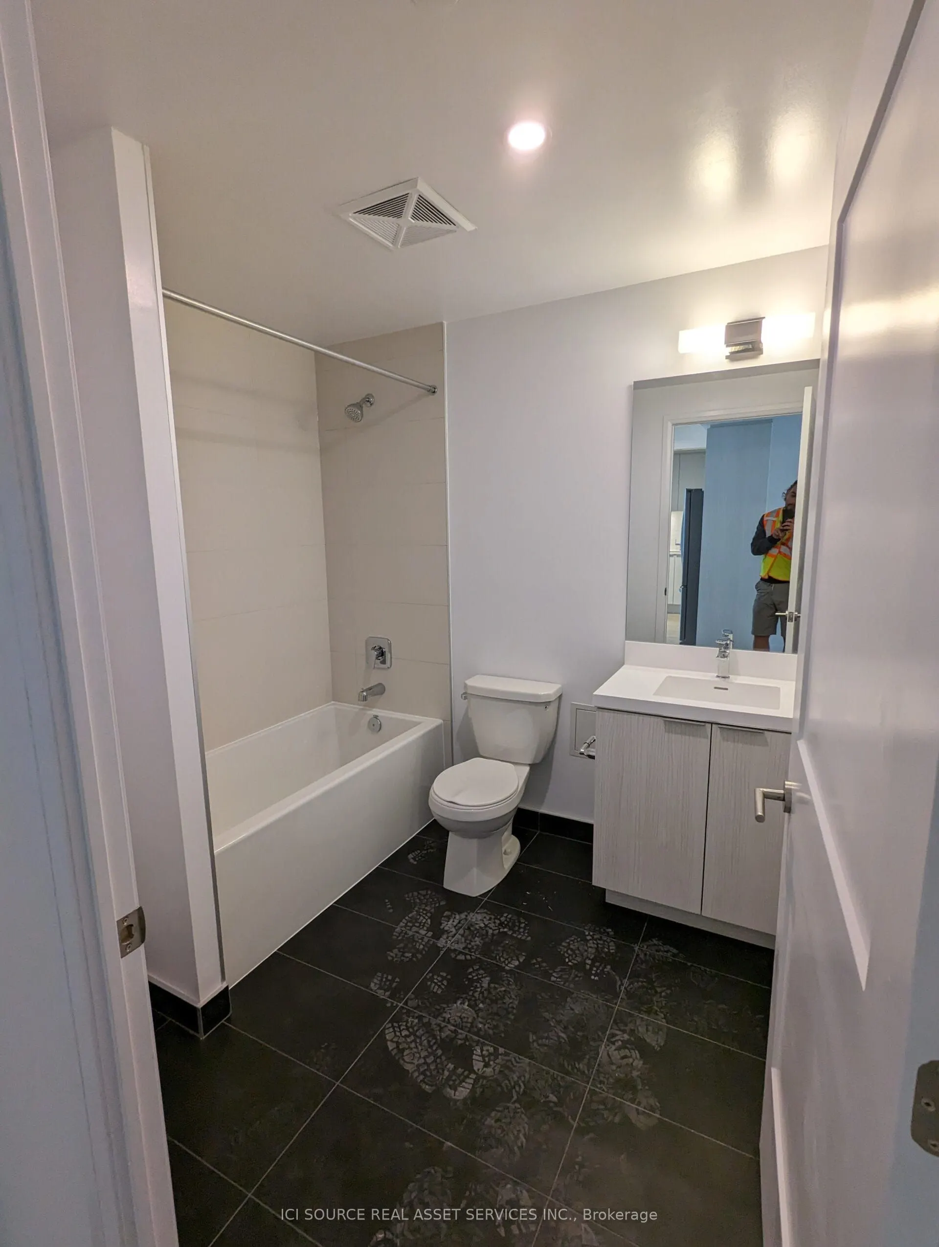 50 Dunfield Avenue, #511