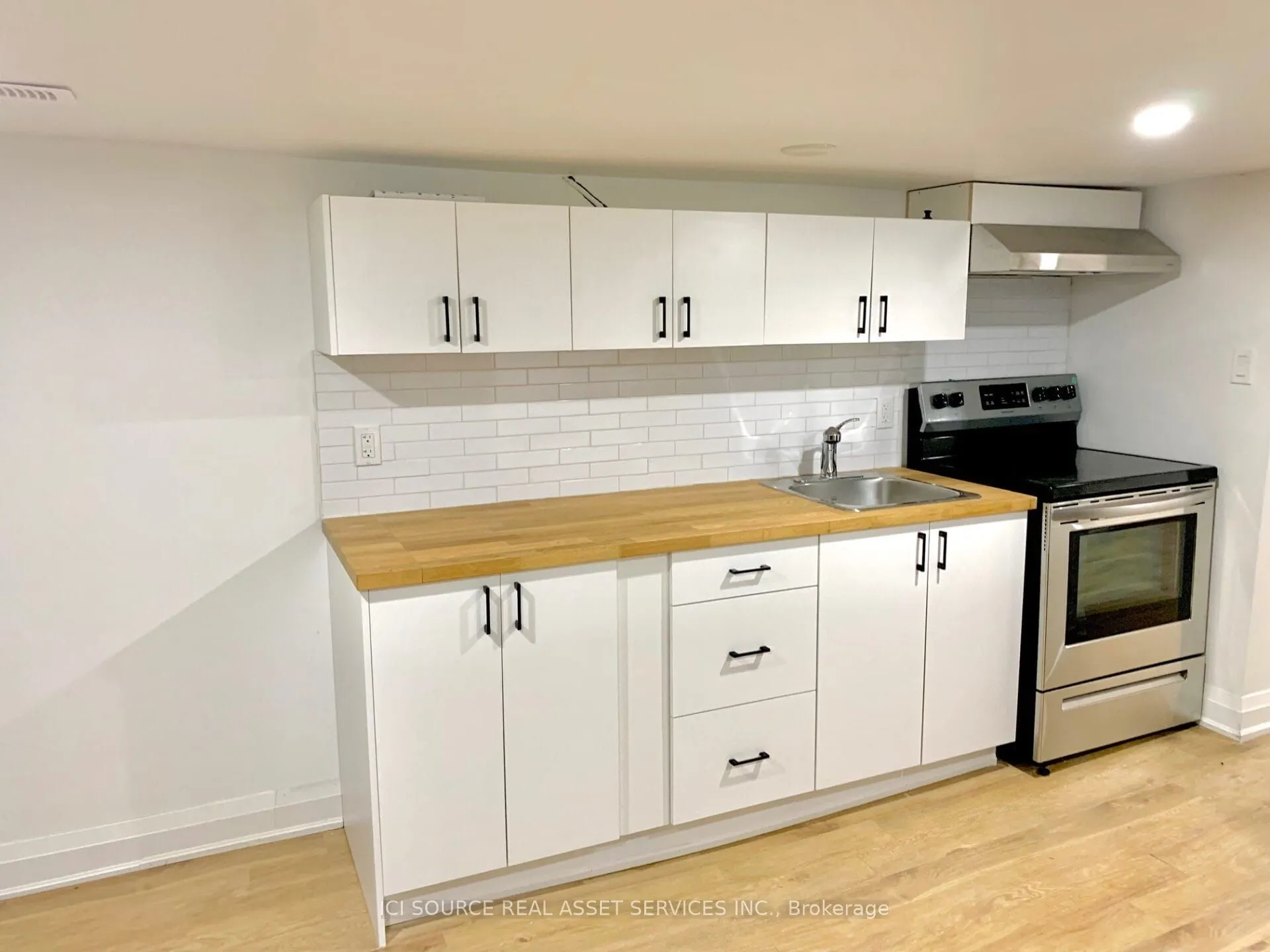 157 Huron Street, #3