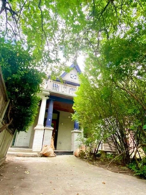 157 Huron Street, #3