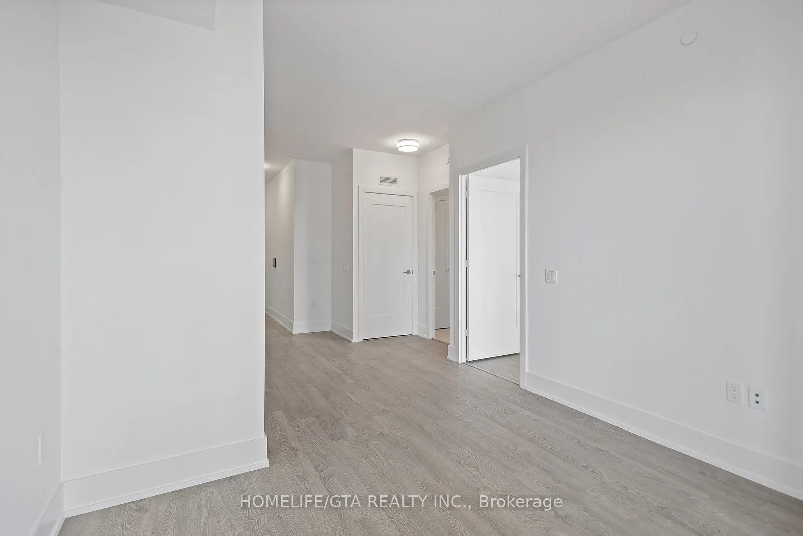 10 Inn On The Park Drive, #1705