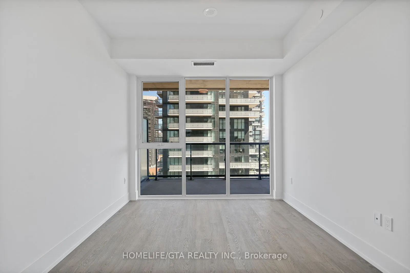10 Inn On The Park Drive, #1705