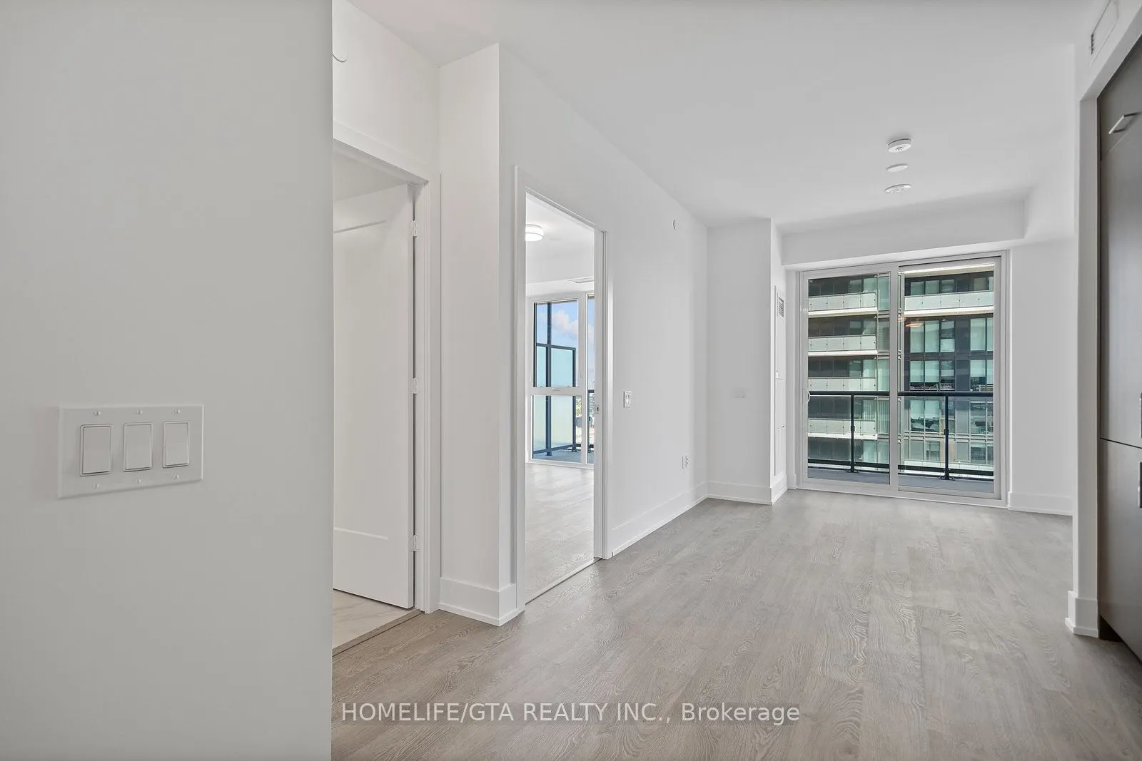 10 Inn On The Park Drive, #1705