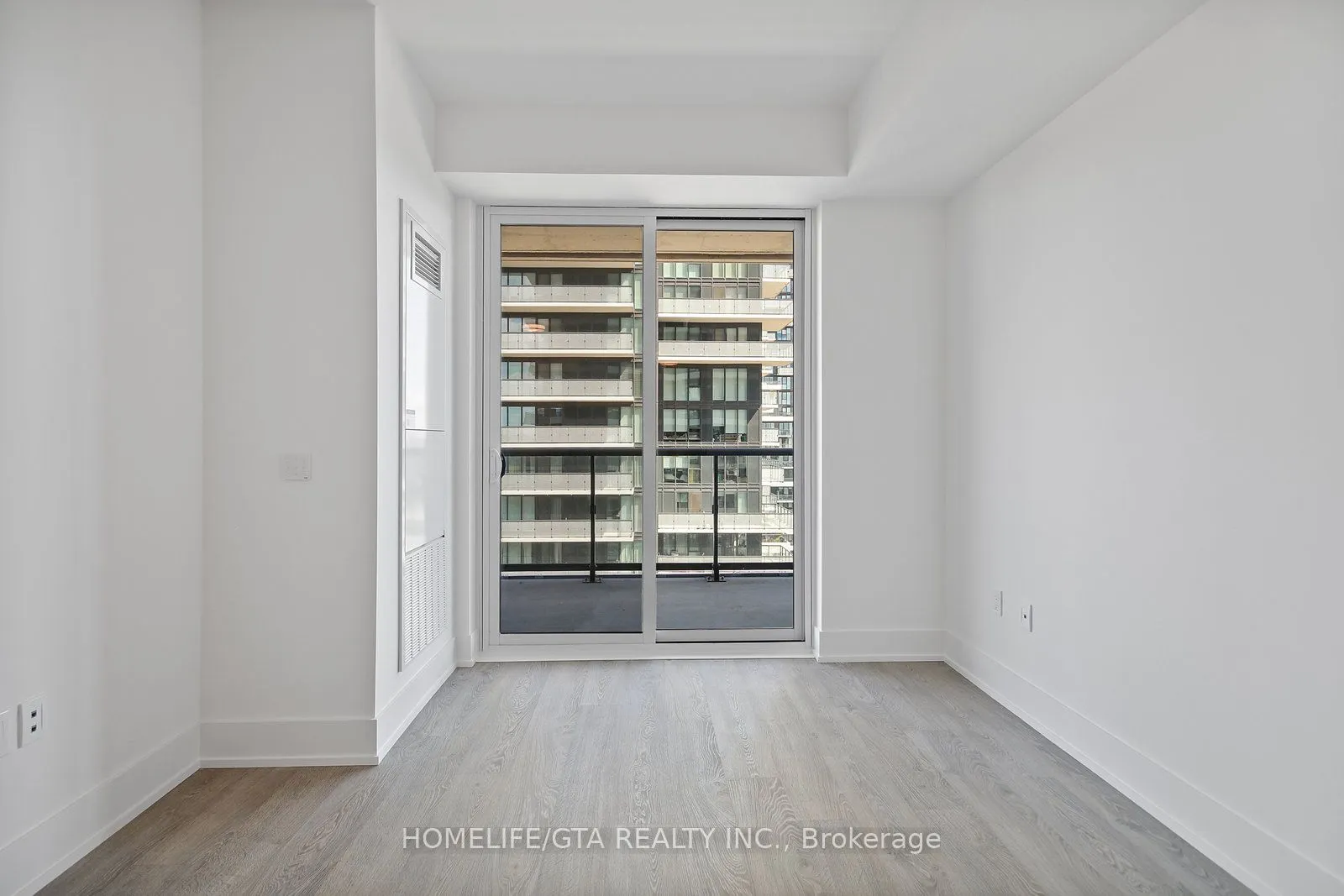 10 Inn On The Park Drive, #1705
