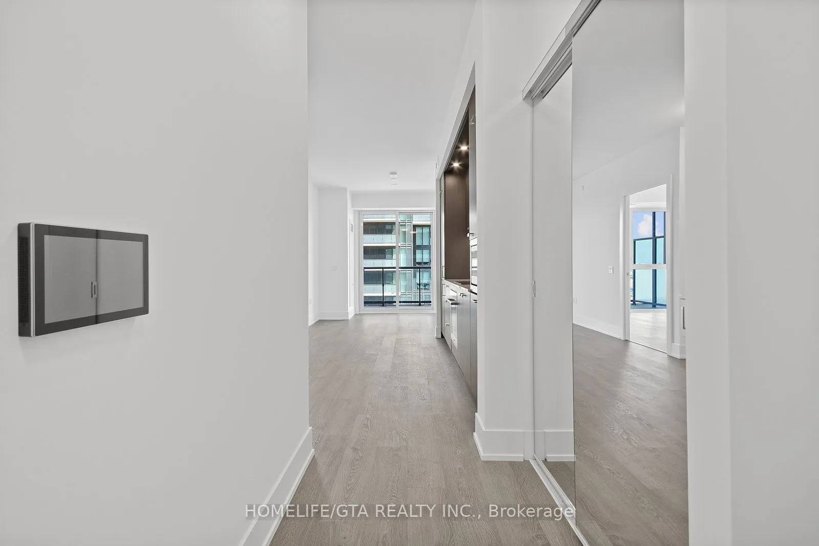 10 Inn On The Park Drive, #1705