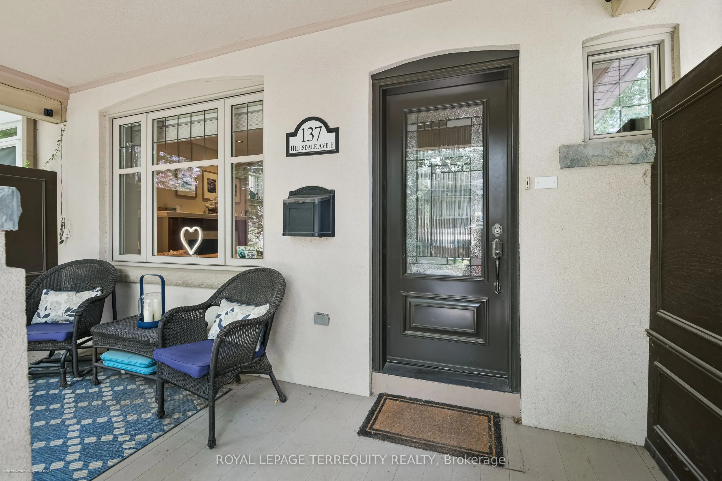 137 Hillsdale Avenue E