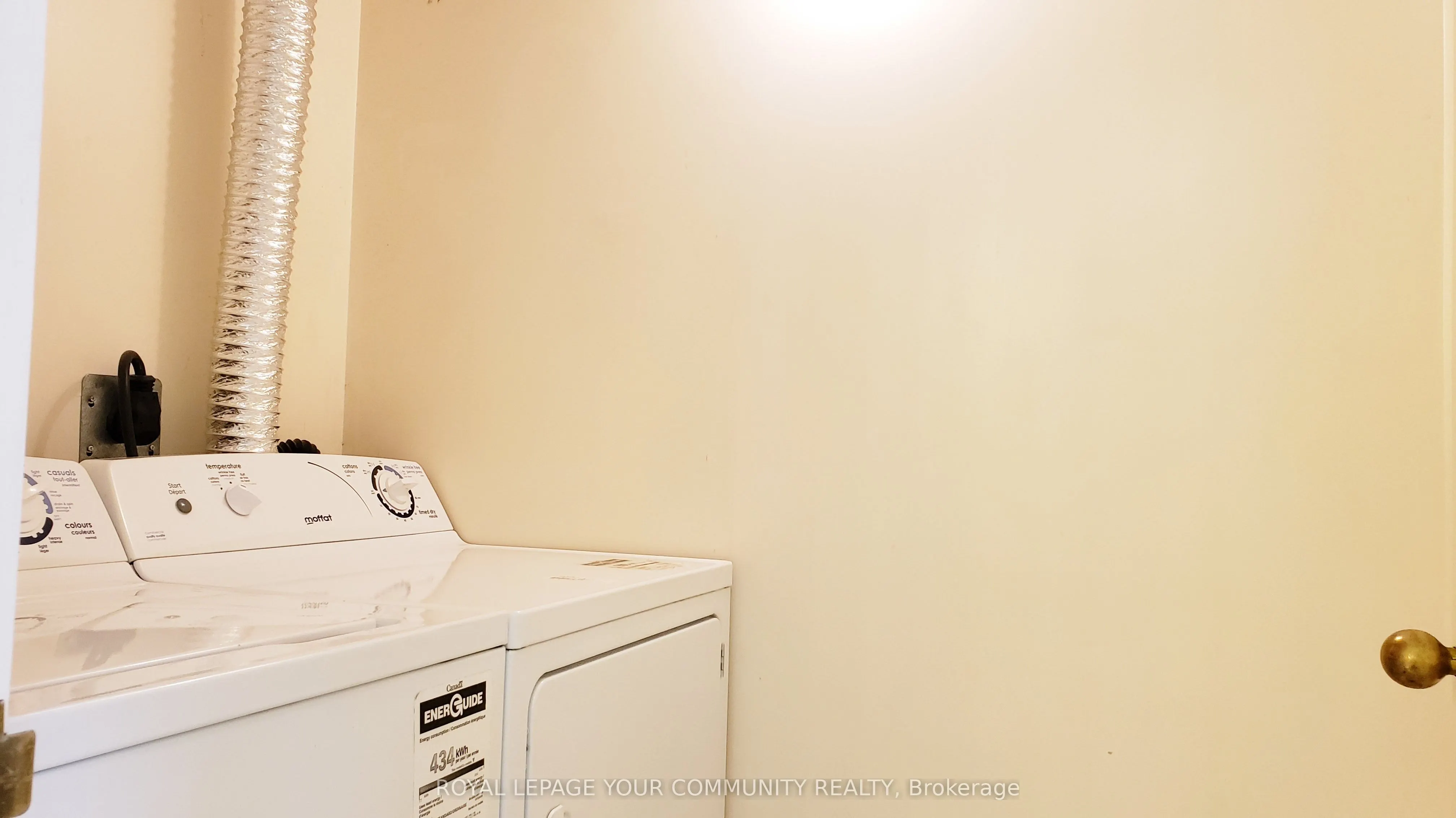 7 Carlton Street, #1403