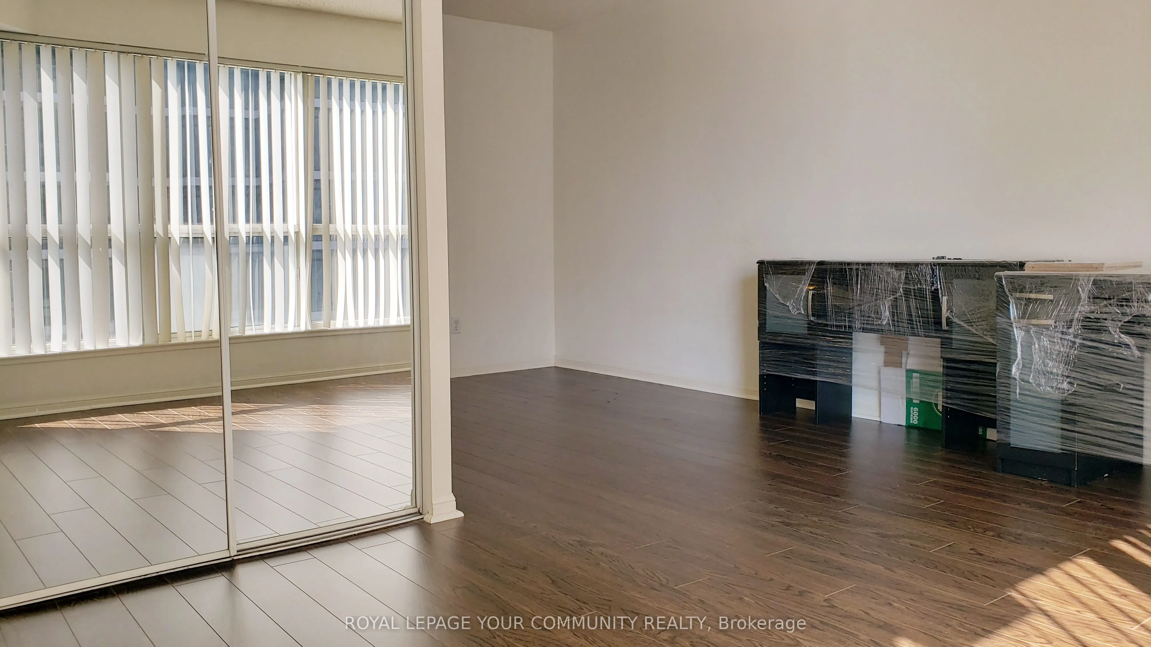 7 Carlton Street, #1403