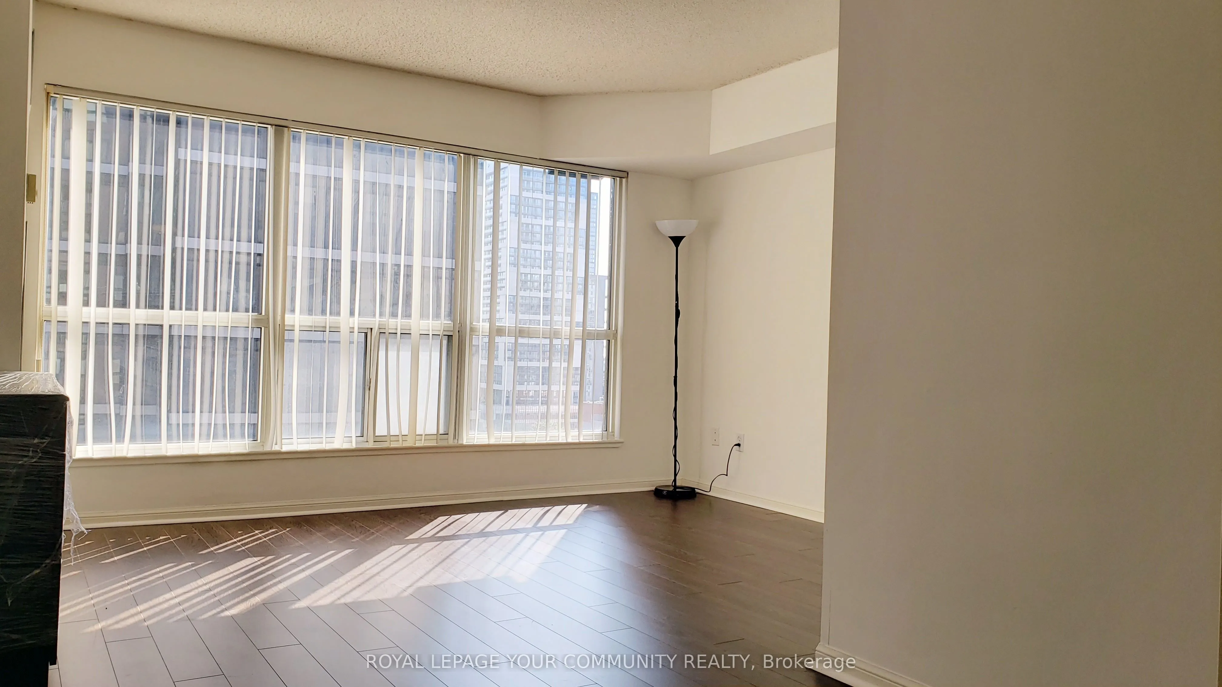 7 Carlton Street, #1403