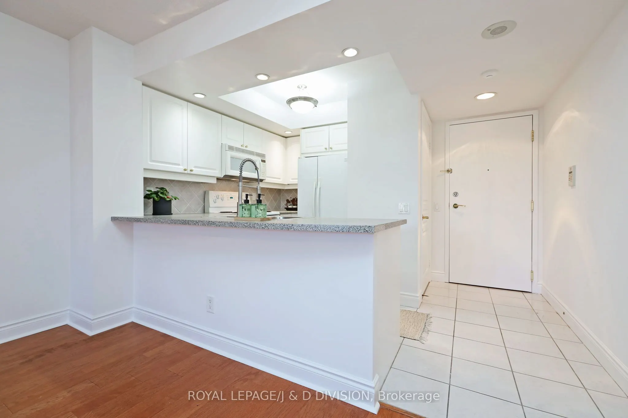 15 Northtown Way, #923