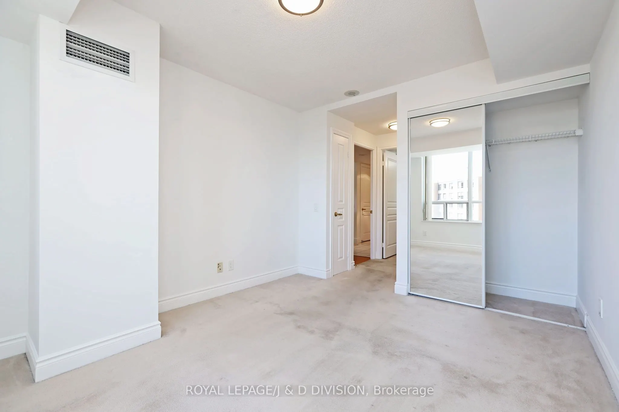 15 Northtown Way, #923