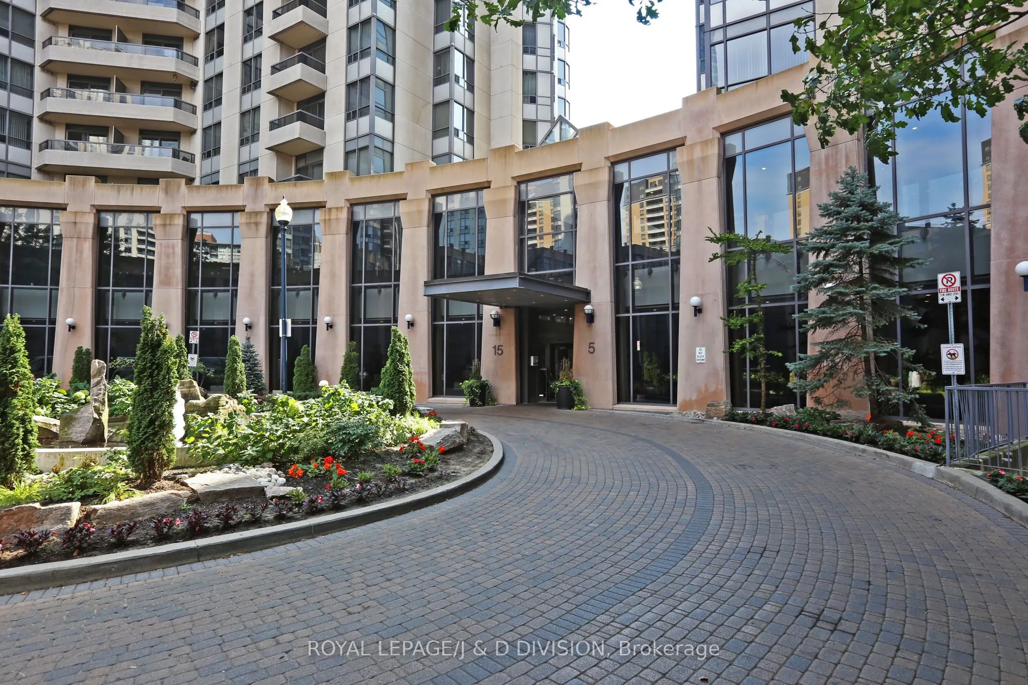 15 Northtown Way, #923