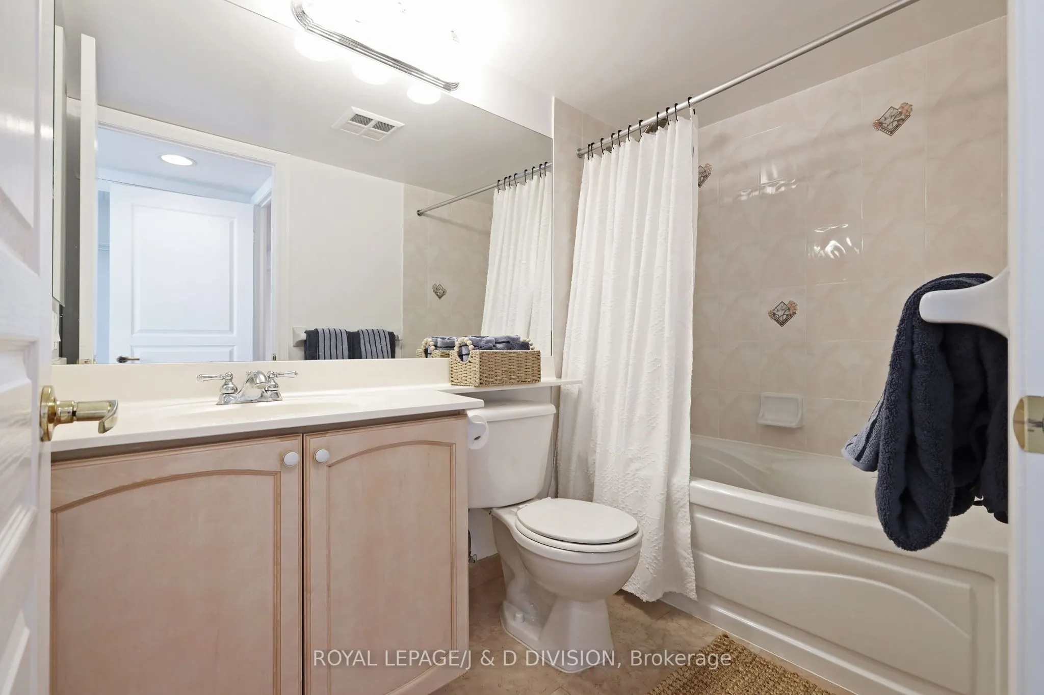 15 Northtown Way, #924