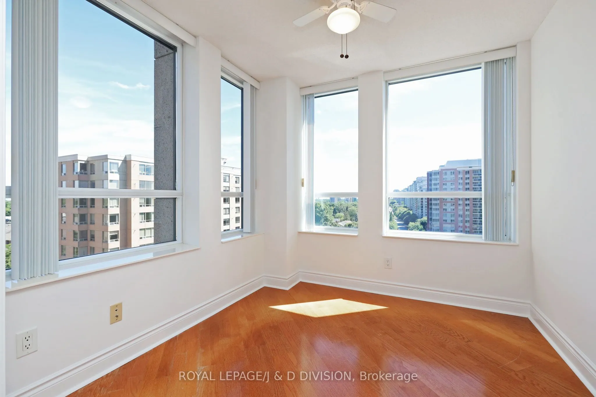 15 Northtown Way, #924