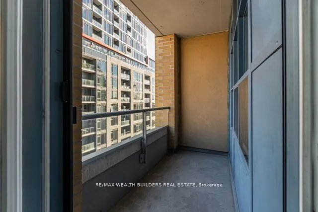 438 Richmond Street W, #916