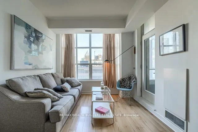 438 Richmond Street W, #916