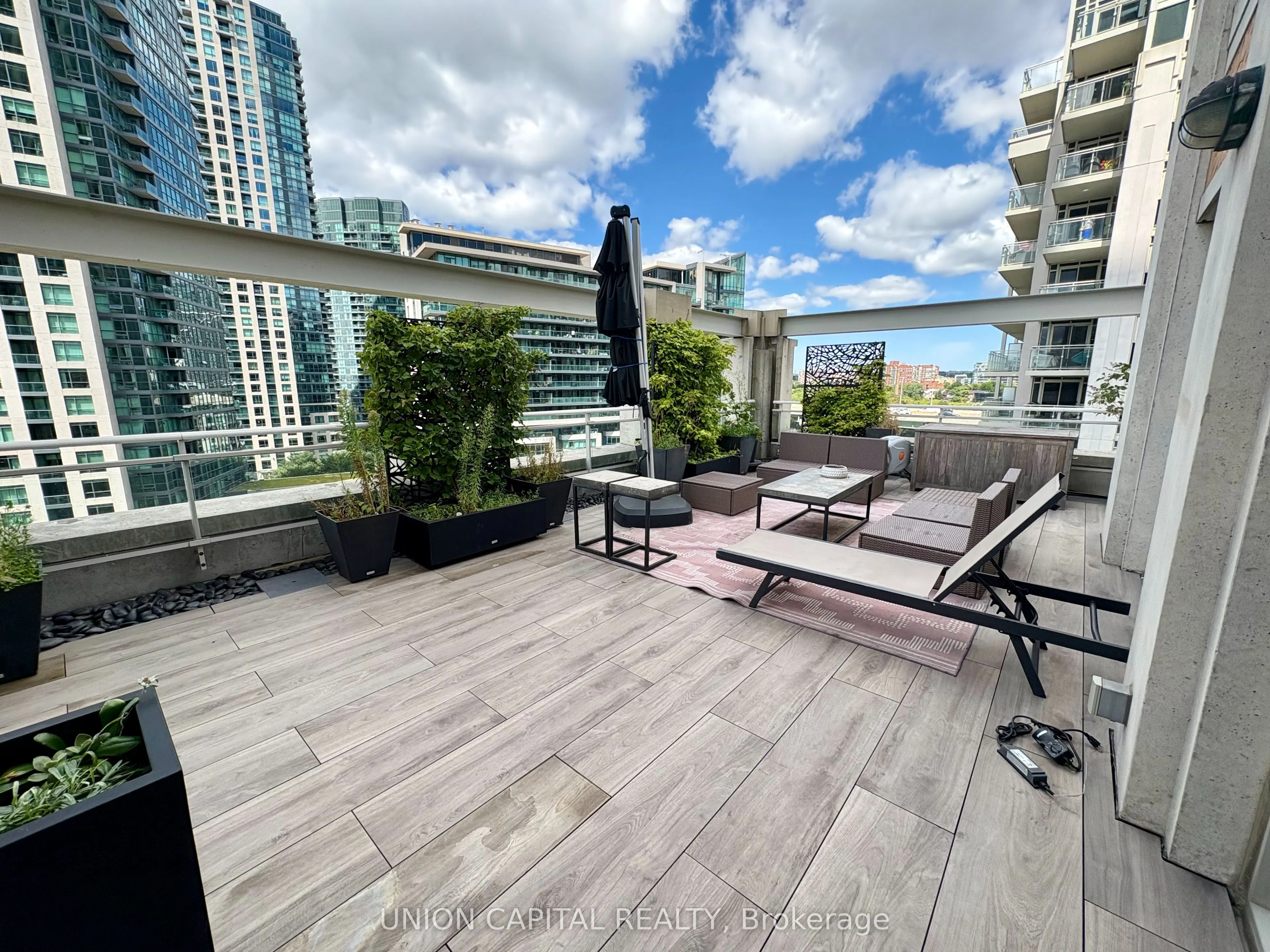 628 Fleet Street, #1006