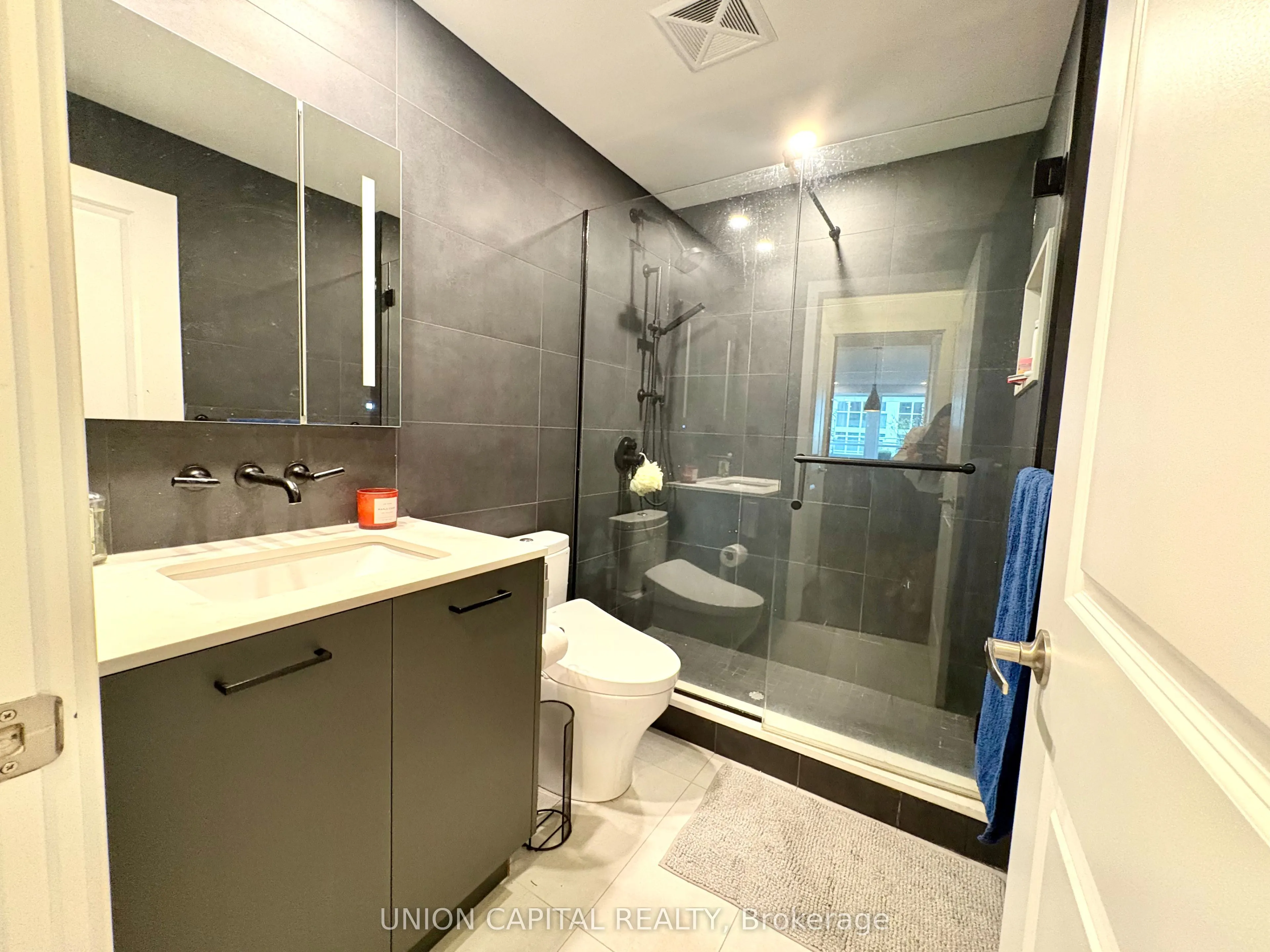 628 Fleet Street, #1006