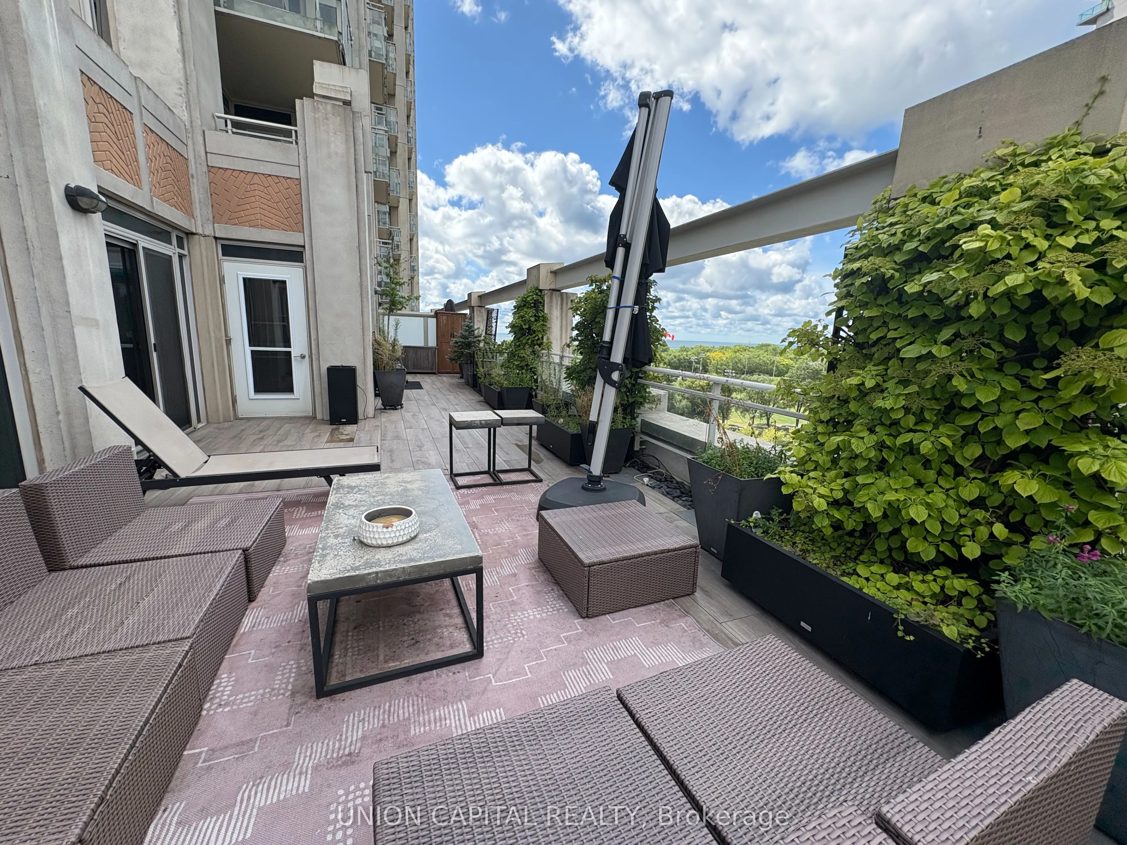 628 Fleet Street, #1006