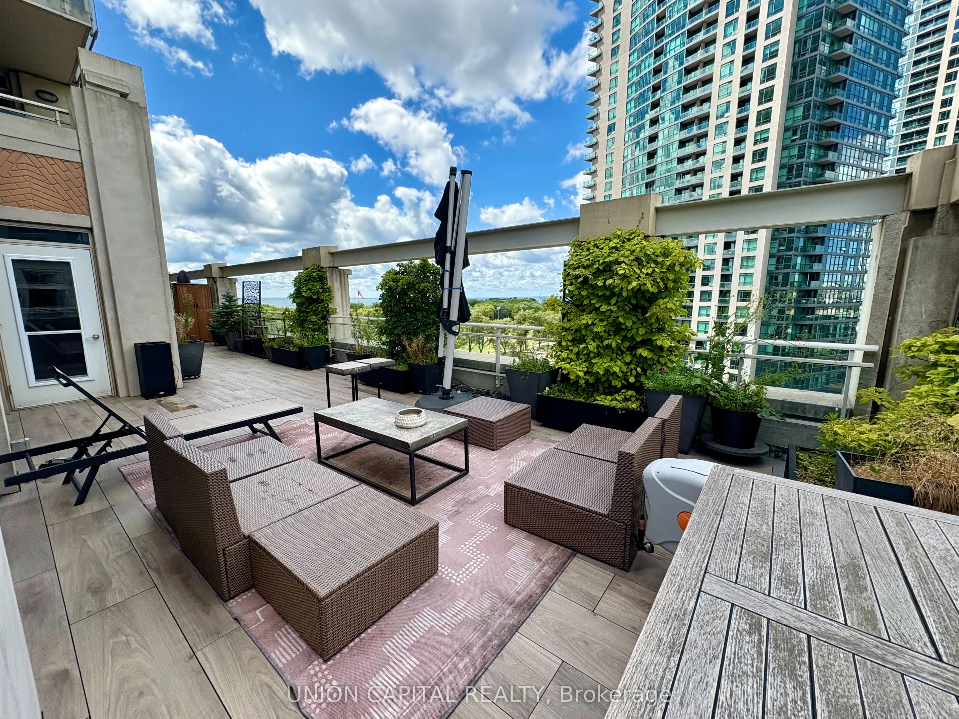 628 Fleet Street, #1006
