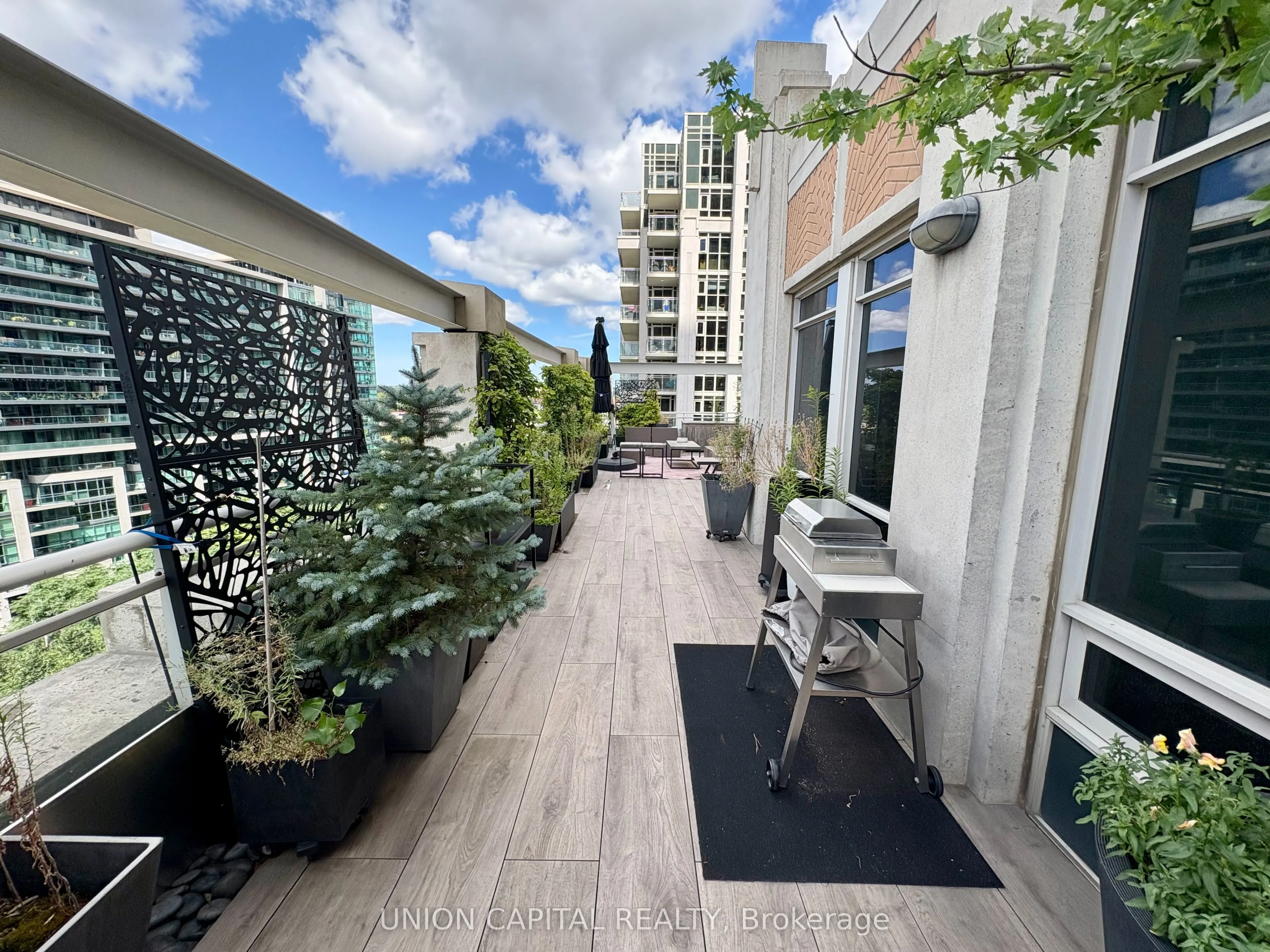 628 Fleet Street, #1006