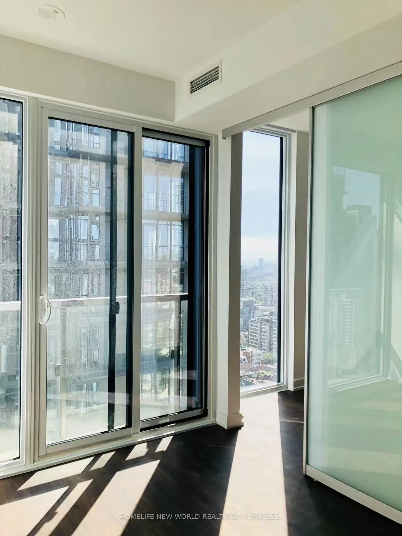 28 Wellesley Street E, #2605