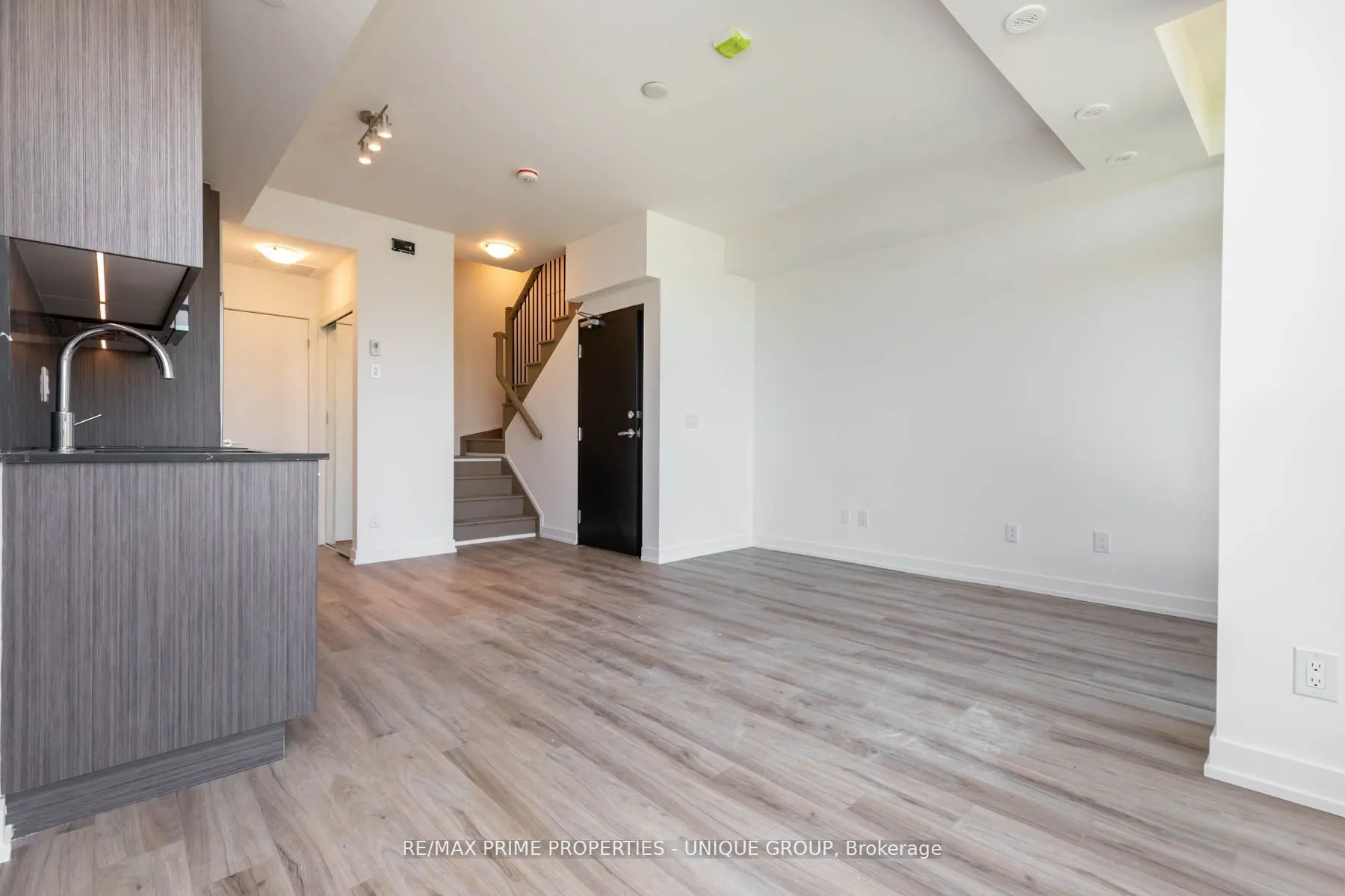 851 Sheppard Avenue W, #43