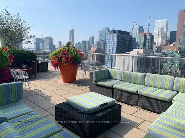 320 Richmond Street E, #1004