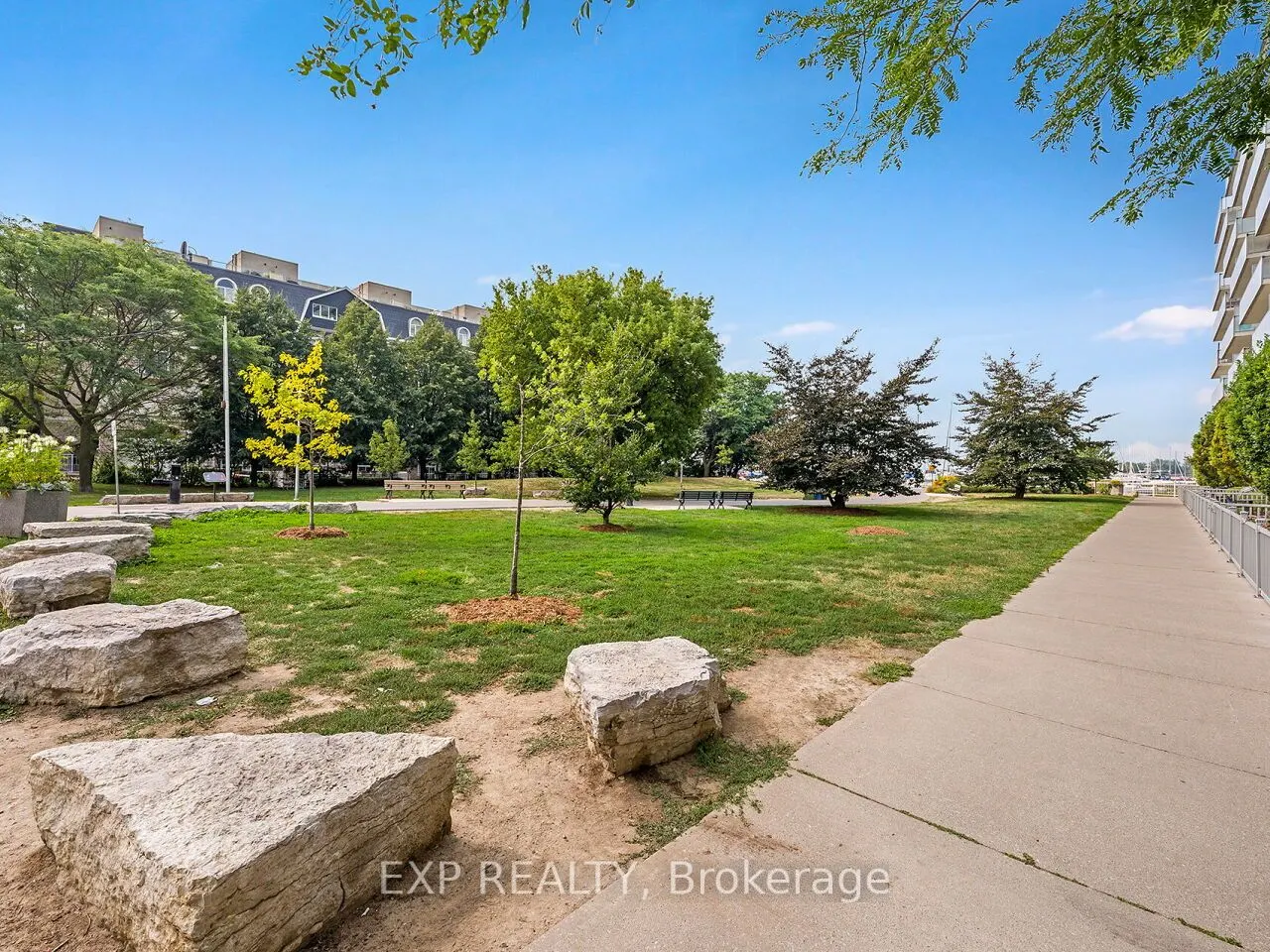 90 Stadium Road S, #911
