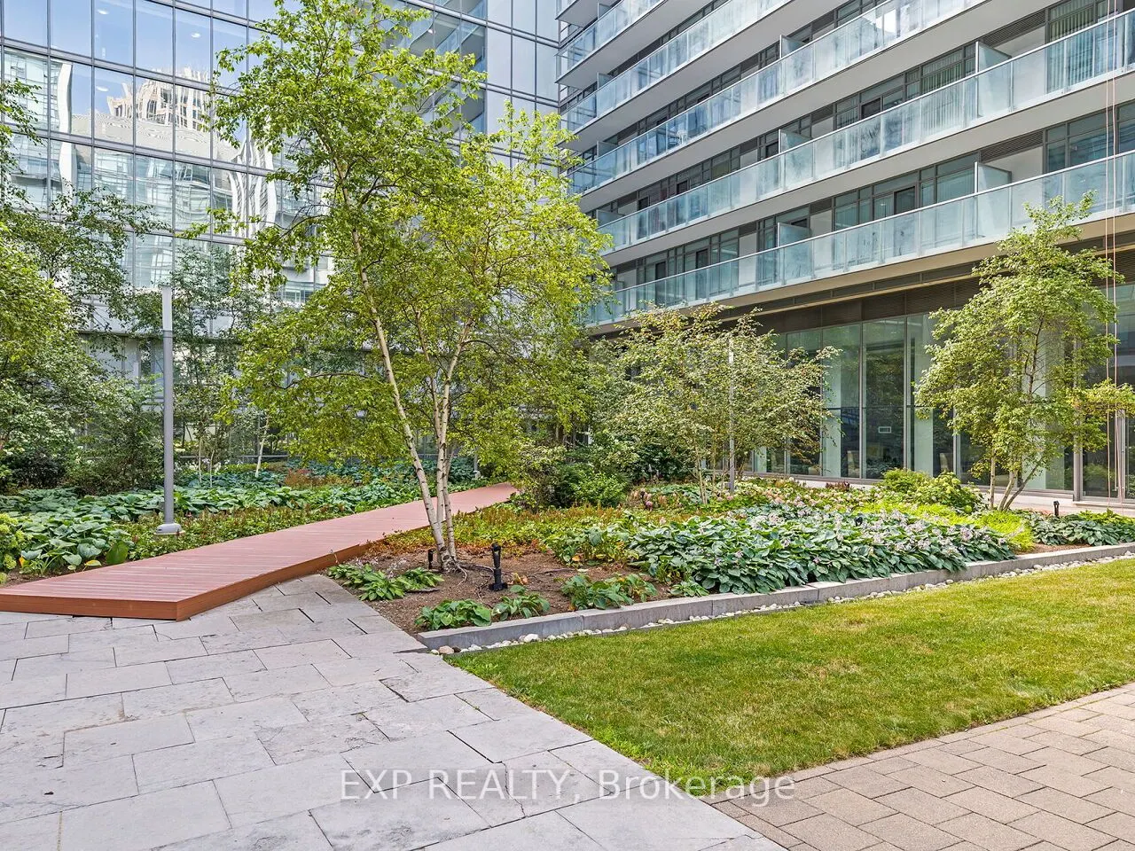 90 Stadium Road S, #911