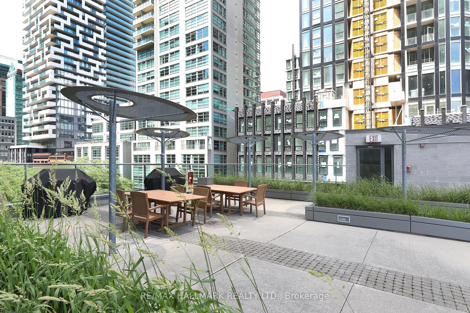 33 Lombard Street, #2406