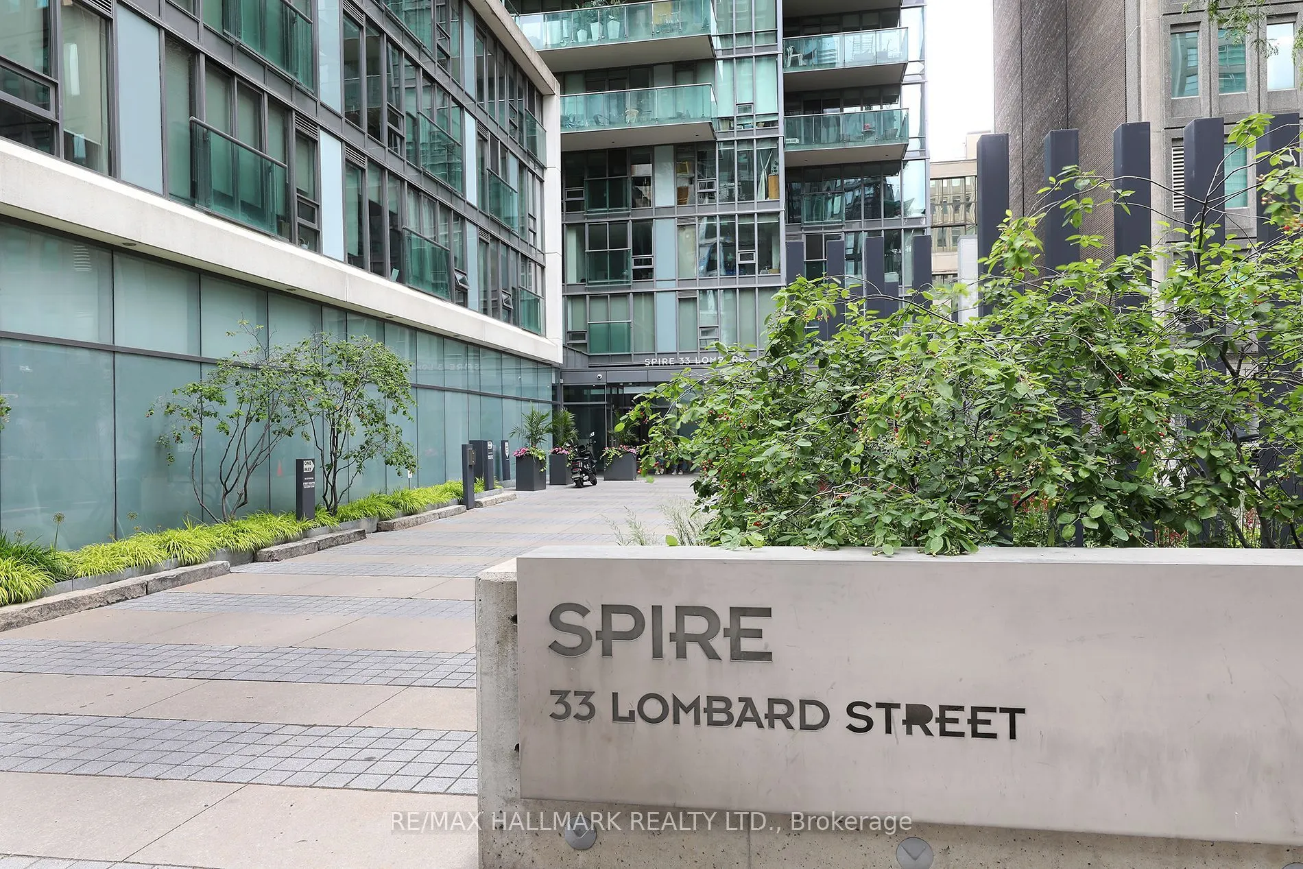 33 Lombard Street, #2406