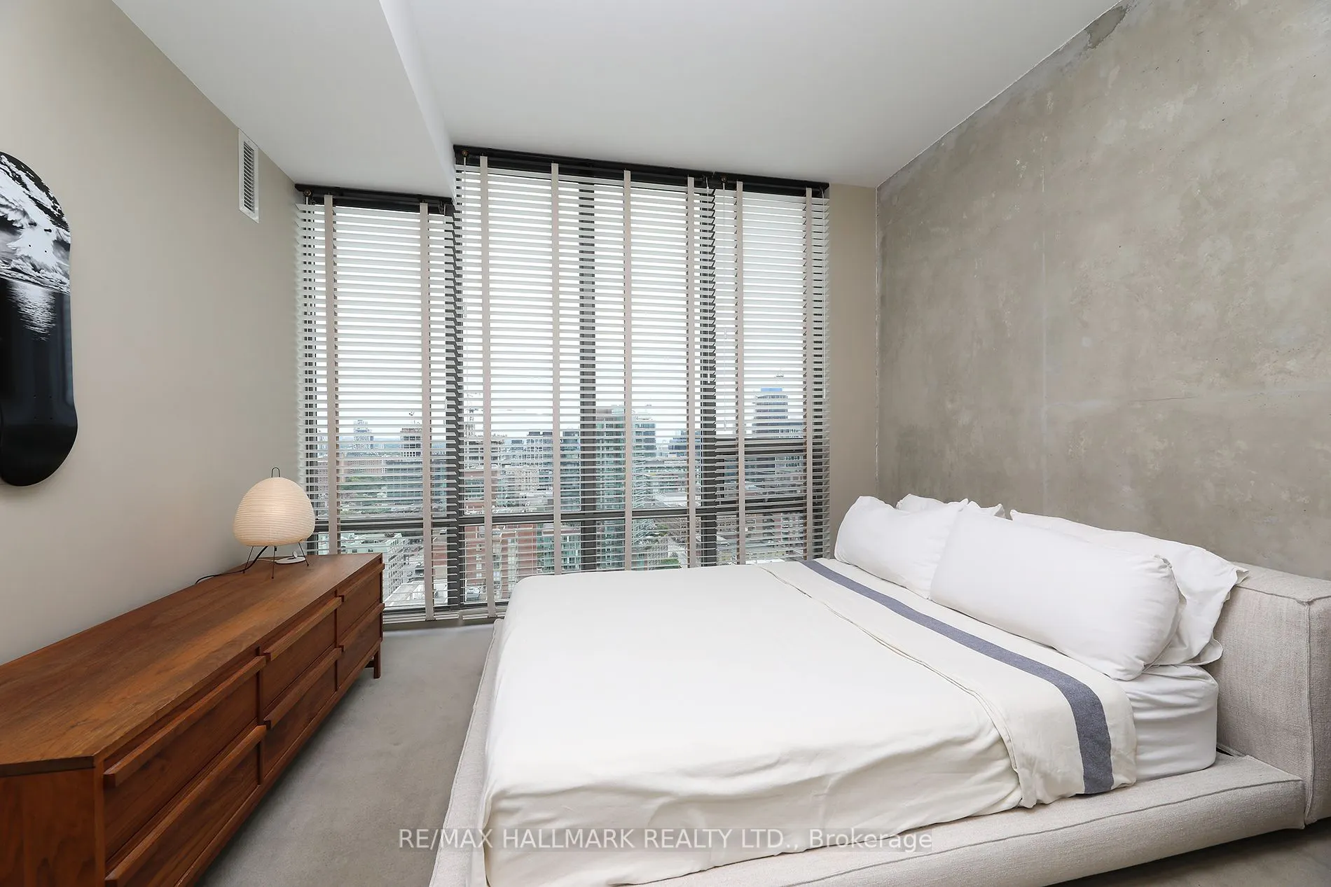 33 Lombard Street, #2406