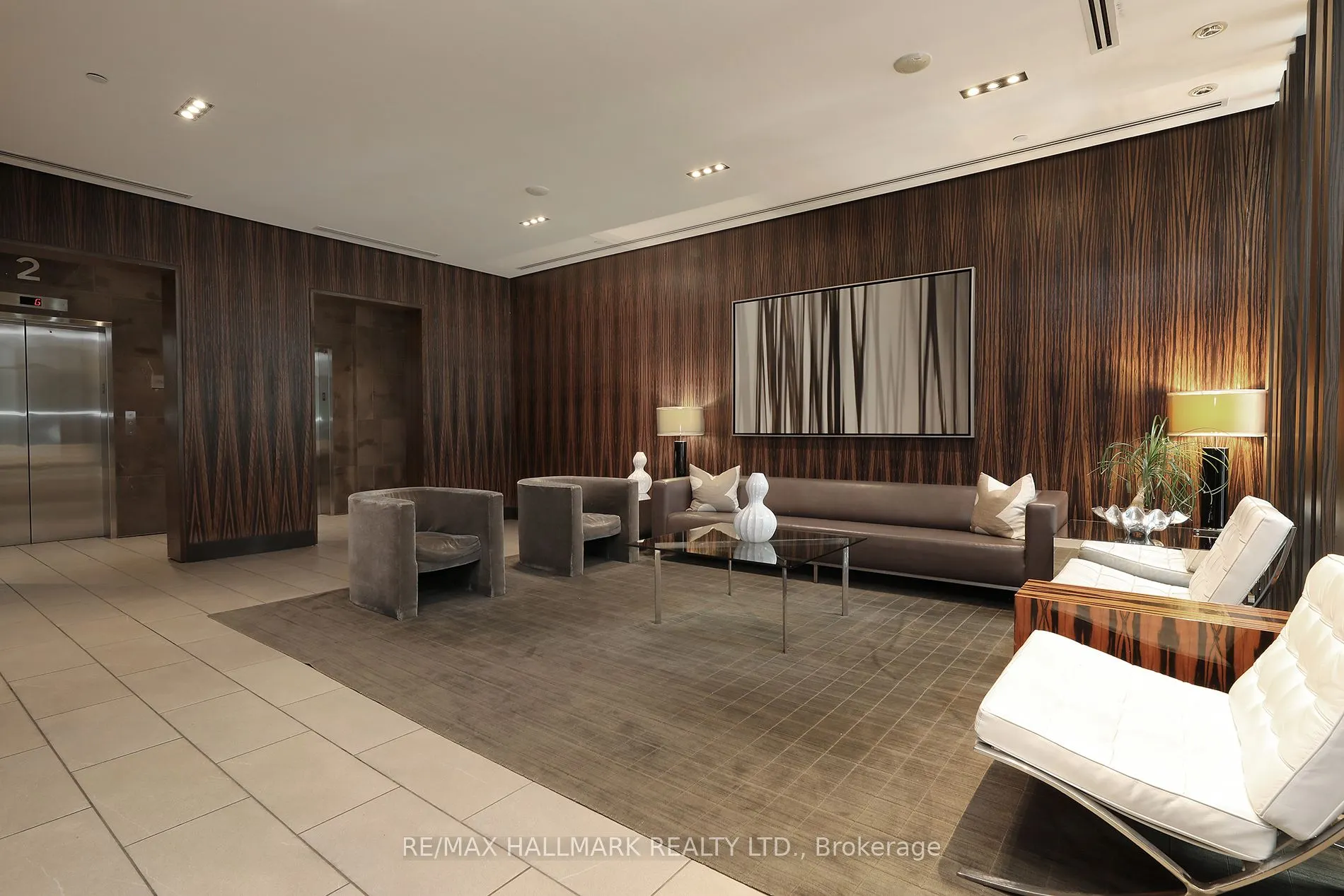 33 Lombard Street, #2406